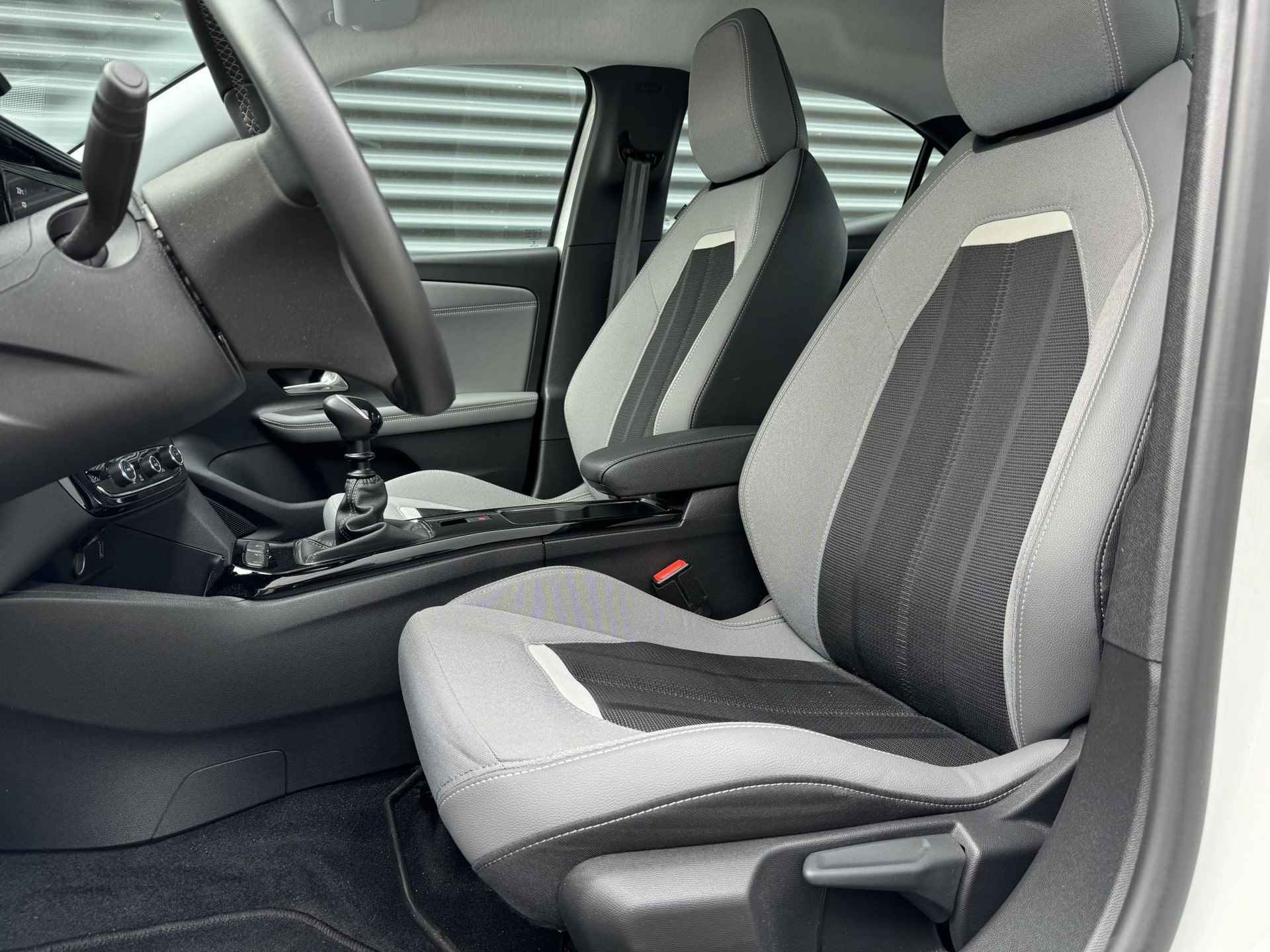Opel Mokka 1.2 Turbo 100 pk Business Elegance |NAVI PRO 10"|180° CAMERA|OPEL PURE PANEL|PARKEERSENSOREN|KEYLESS|ISOFIX|APPLE CARPLAY|ANDROID AUTO| - 10/31