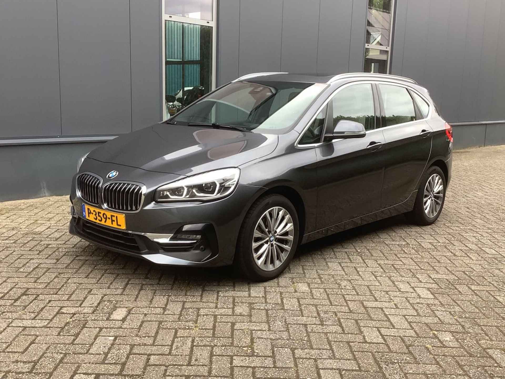 BMW 2-serie Active Tourer AUT. Business Edition Plus I panorama I leder - 3/24