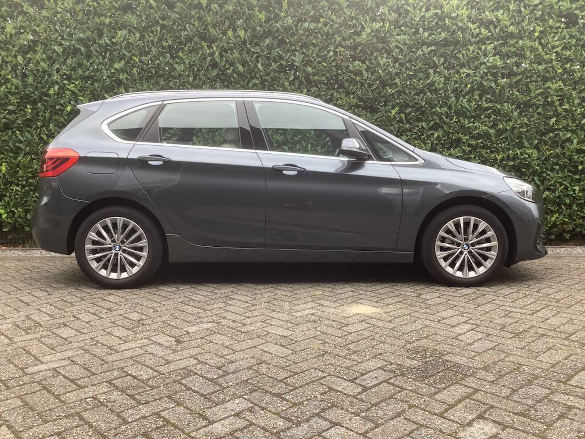 BMW 2-serie Active Tourer AUT. Business Edition Plus I panorama I leder - 8/24