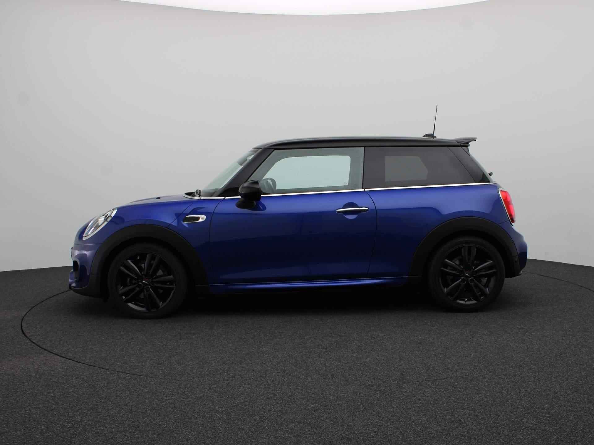 MINI 3-Deurs Cooper JCW Pakket + Business Plus + Comfort Access + PDC + LED + 17'' - 4/24