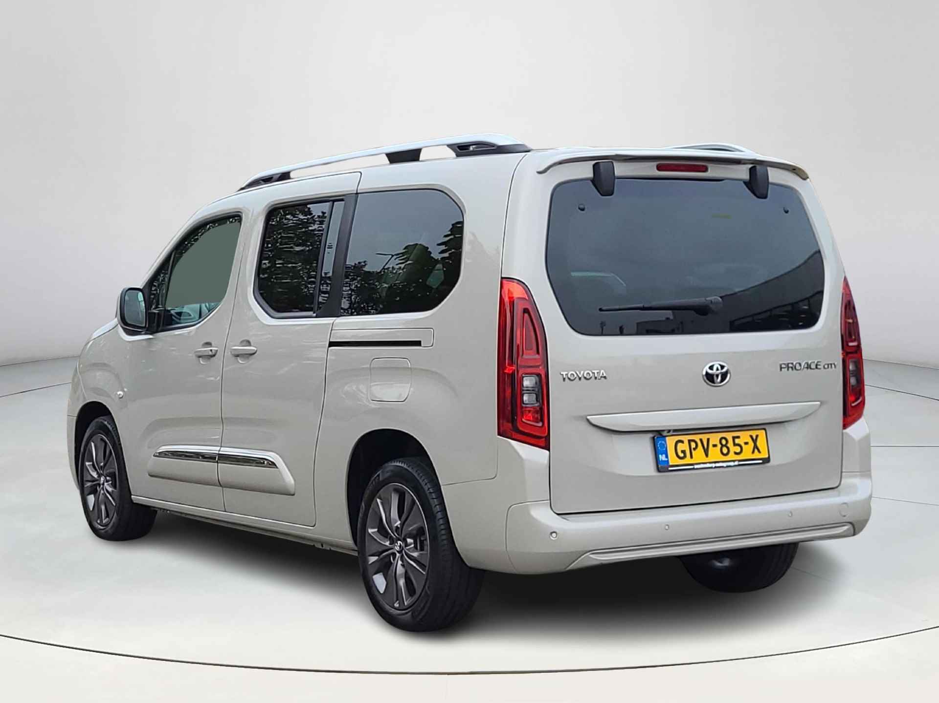 Toyota PROACE CITY Verso 1.2 Turbo Active Long Automaat | Apple CarPlay | Parkeersensoren | 360 camera | Rijklaarprijs incl. garantie | - 4/31