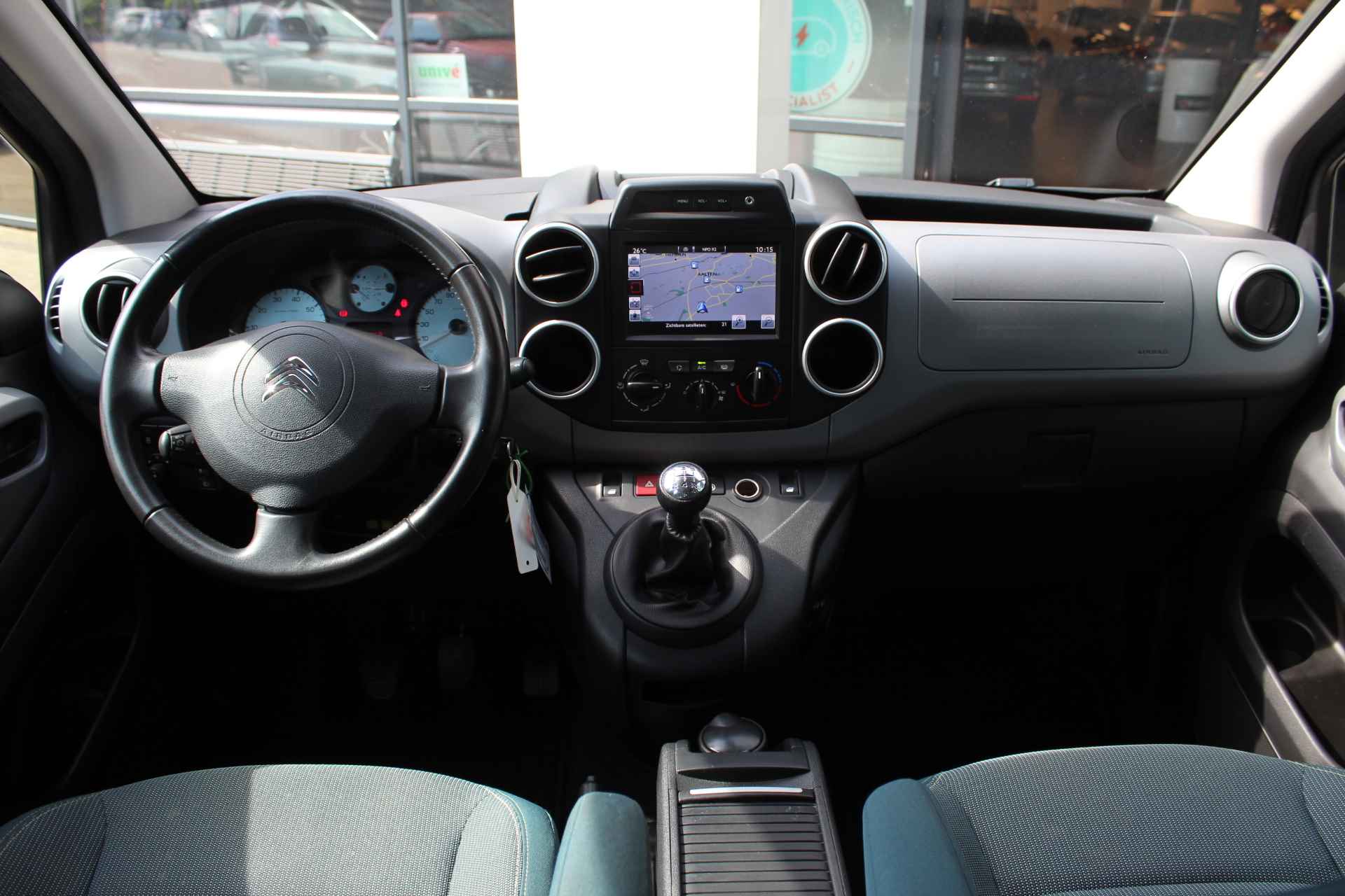 Citroën Berlingo 1.2 PureTech Feel 110 pk Navigatie, Camera, parkeer sens. Nieuwe distr.Riem - 10/36