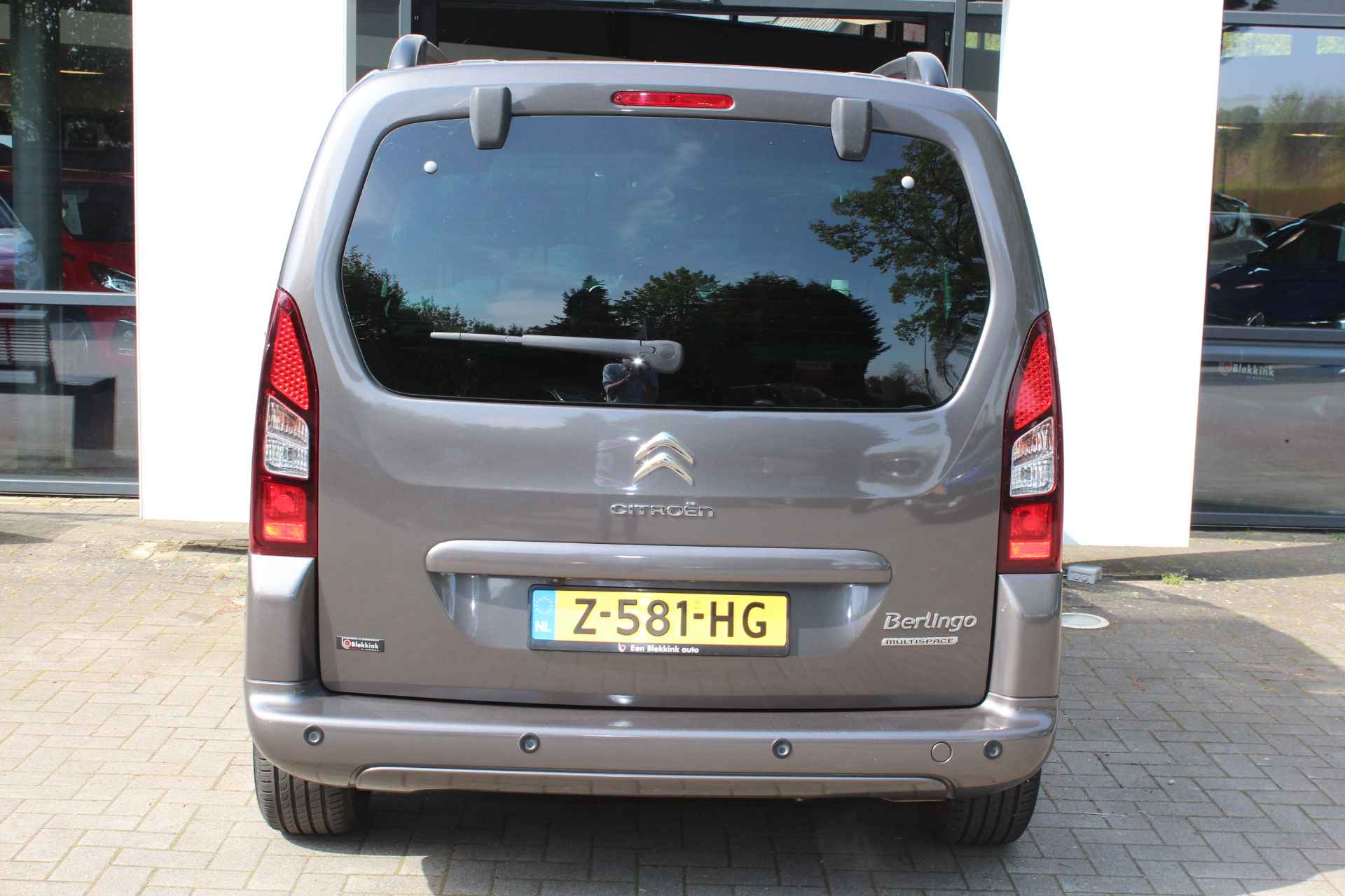 Citroën Berlingo 1.2 PureTech Feel 110 pk Navigatie, Camera, parkeer sens. Nieuwe distr.Riem - 14/36