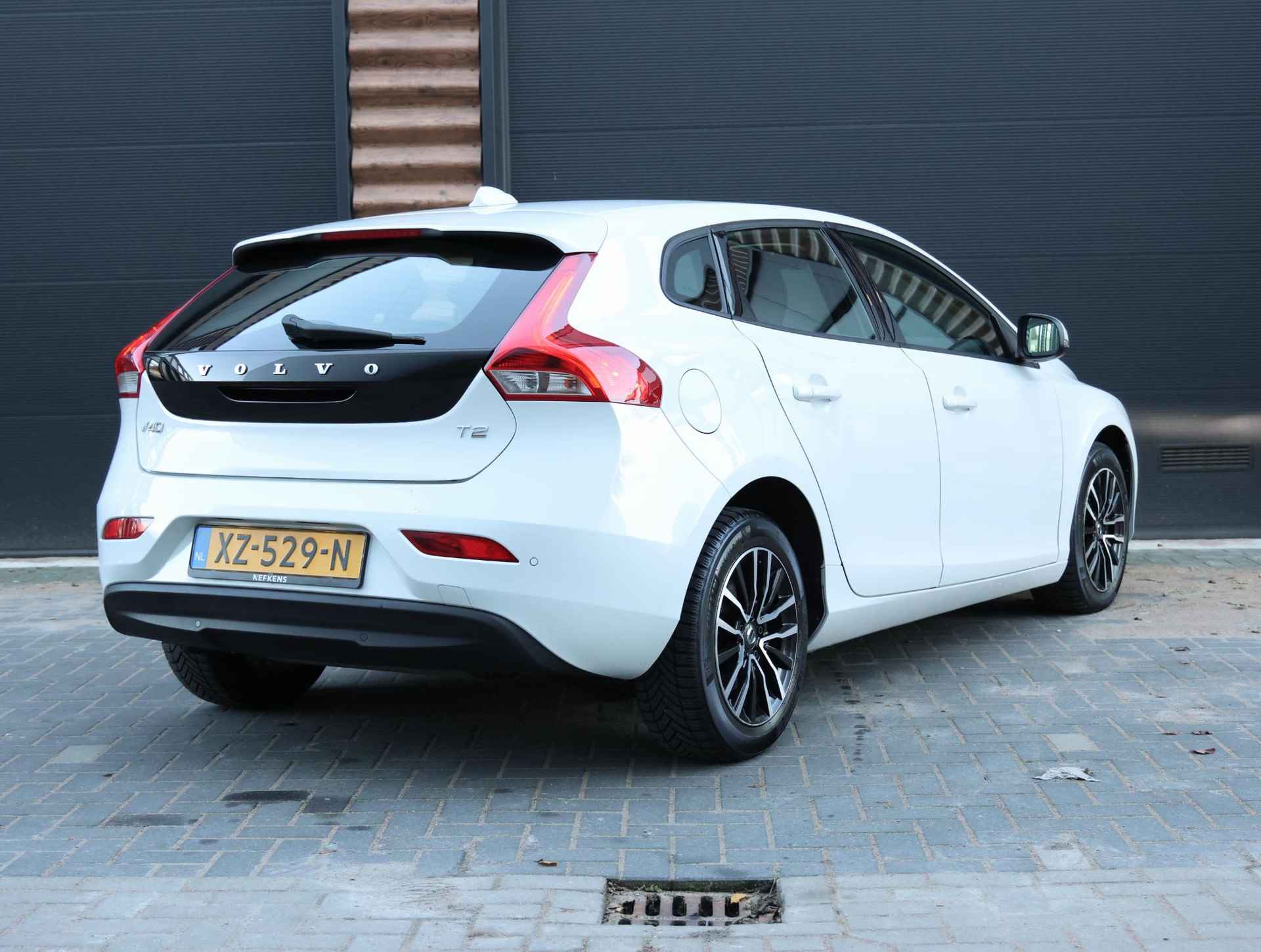 Volvo V40 1.5 T2 Polar+ (1ste eig.|LED|Climate|NAV.|PDC) - 4/41