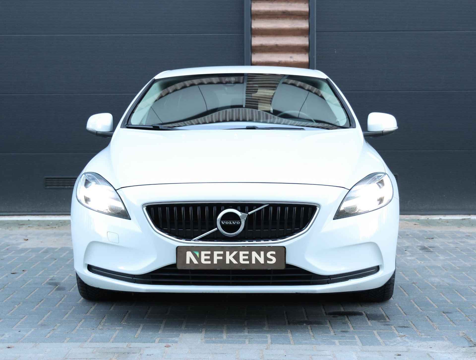 Volvo V40 1.5 T2 Polar+ (1ste eig.|LED|Climate|NAV.|PDC) - 37/41