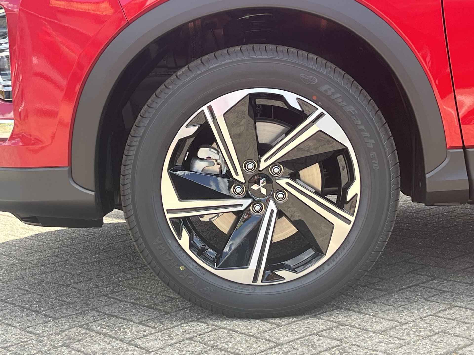 Mitsubishi Eclipse Cross 2.4 PHEV Intense+ / 8 Jaar Fabrieksgarantie / Navigatie + Apple Carplay/Android Auto / Parkeerhulp / Climate Control / Achteruitrijcamera / - 22/38