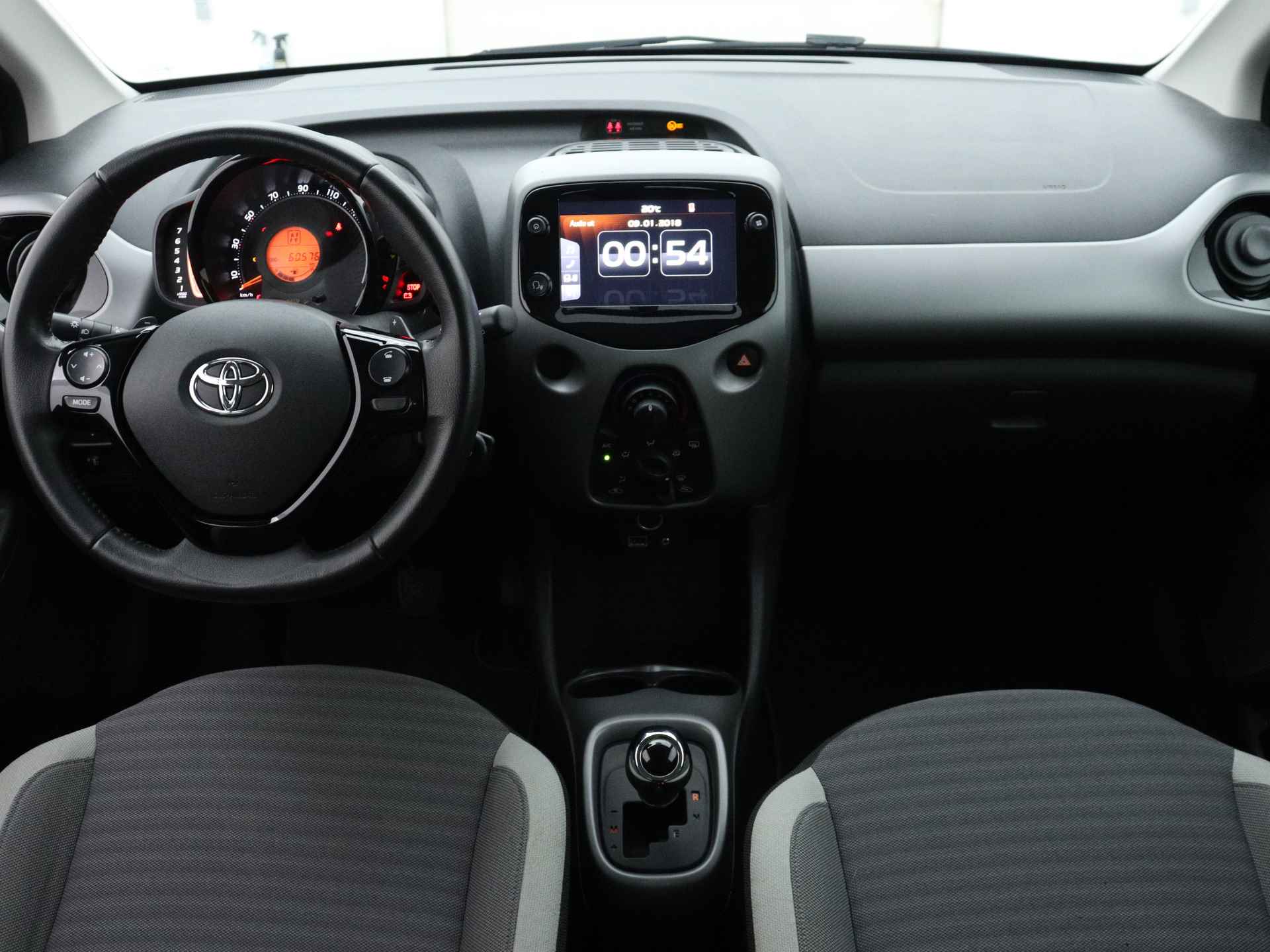 Toyota Aygo 1.0 VVT-i x-play | Automaat | Camera | Apple Carplay / Android Auto - 6/41