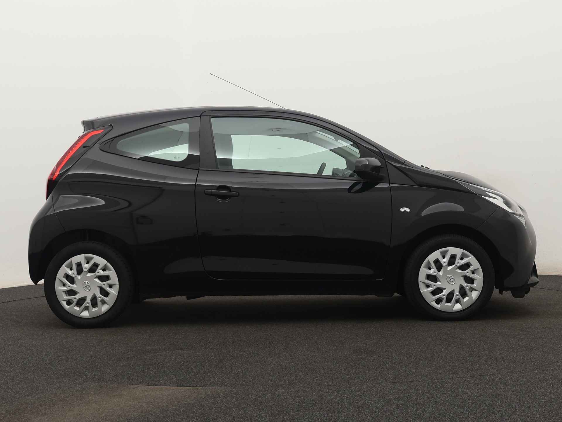 Toyota Aygo 1.0 VVT-i x-play | Automaat | Camera | Apple Carplay / Android Auto - 16/41