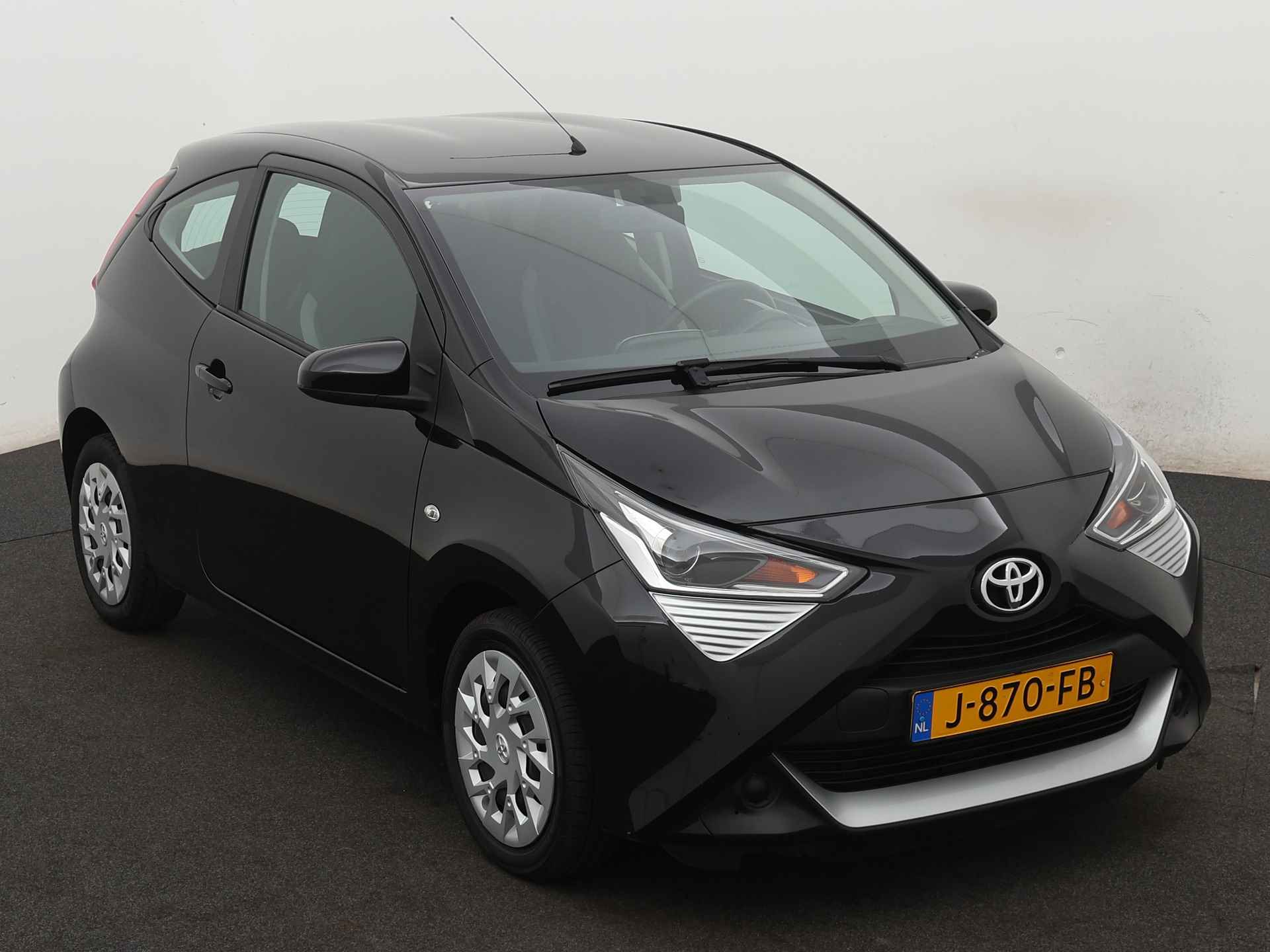 Toyota Aygo 1.0 VVT-i x-play | Automaat | Camera | Apple Carplay / Android Auto - 28/41