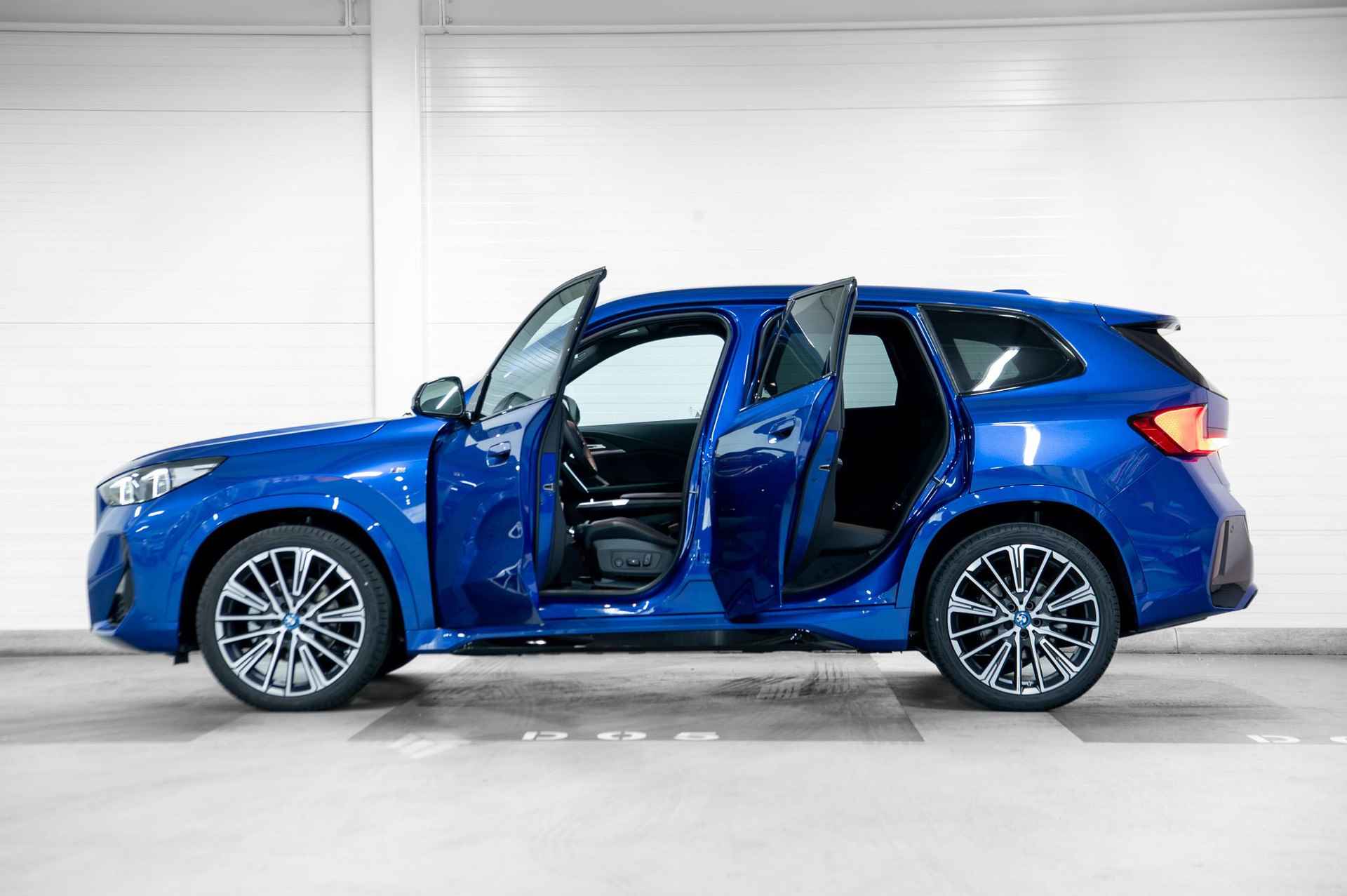 BMW iX1 eDrive20 67 kWh M-Sport | Premium Pack | Comfort Pack | Harman/kardon - 3/16