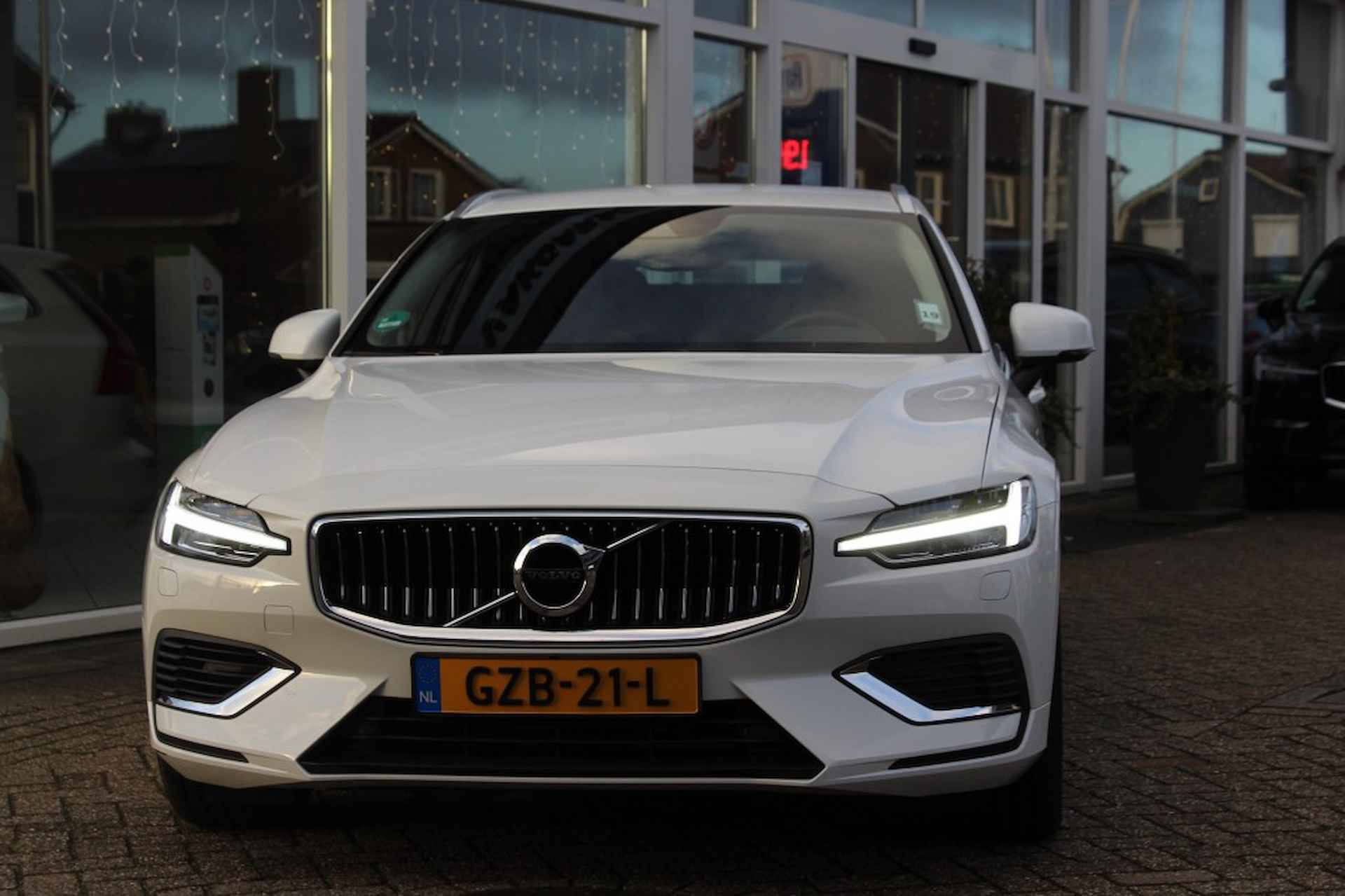 VOLVO V60 2.0 T6 Recharge AWD Business Pro - 2/14