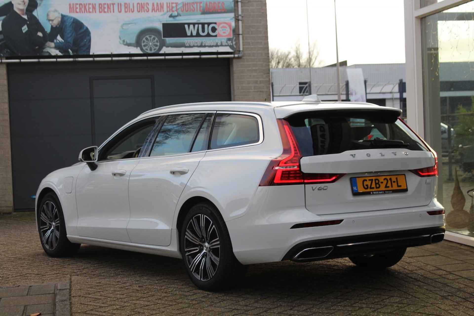 VOLVO V60 2.0 T6 Recharge AWD Business Pro - 5/14