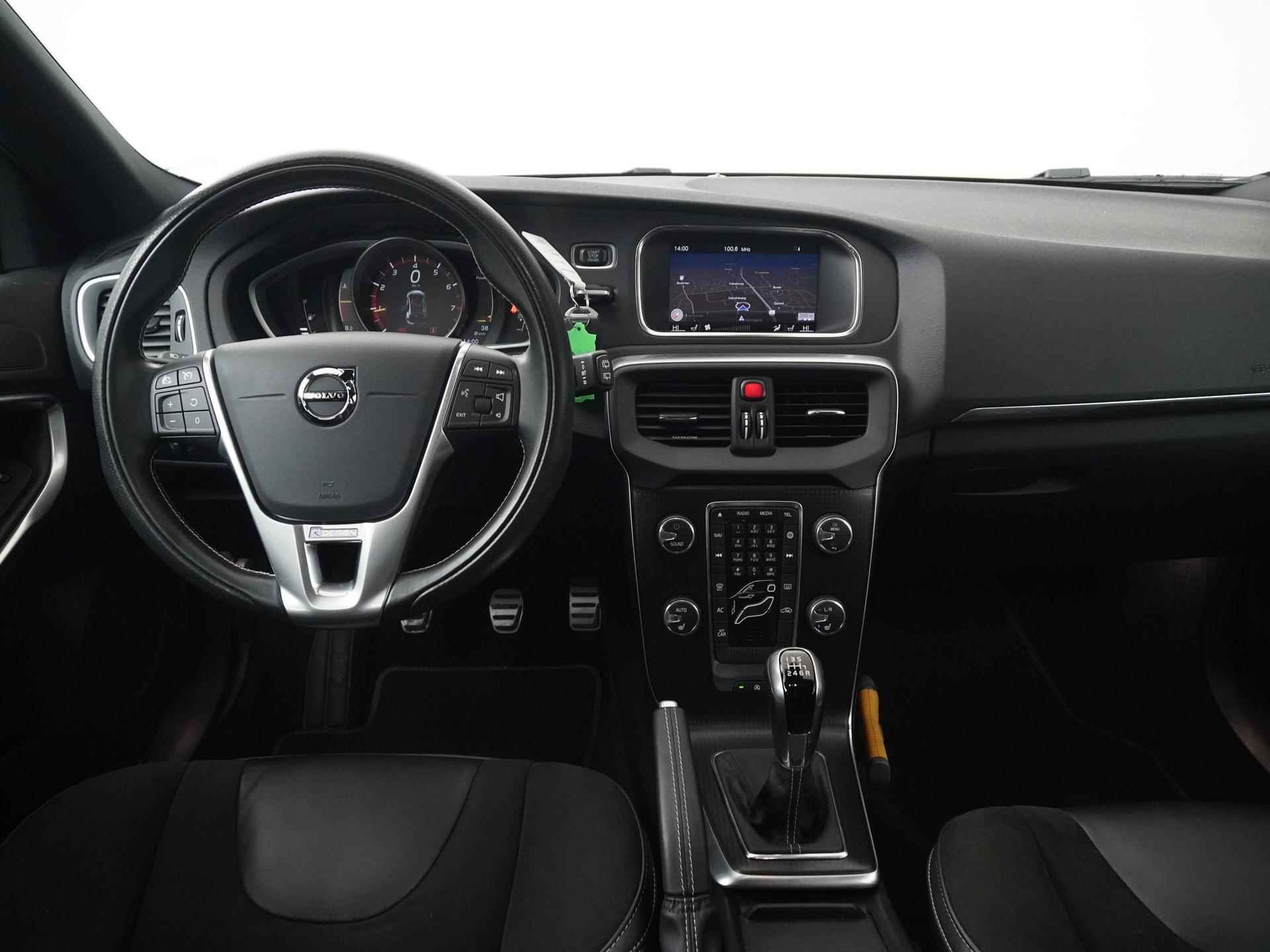 Volvo V40 2.0 T4 Business Sport 191PK | R-Design | Navigatie | Zondag Open! - 5/34