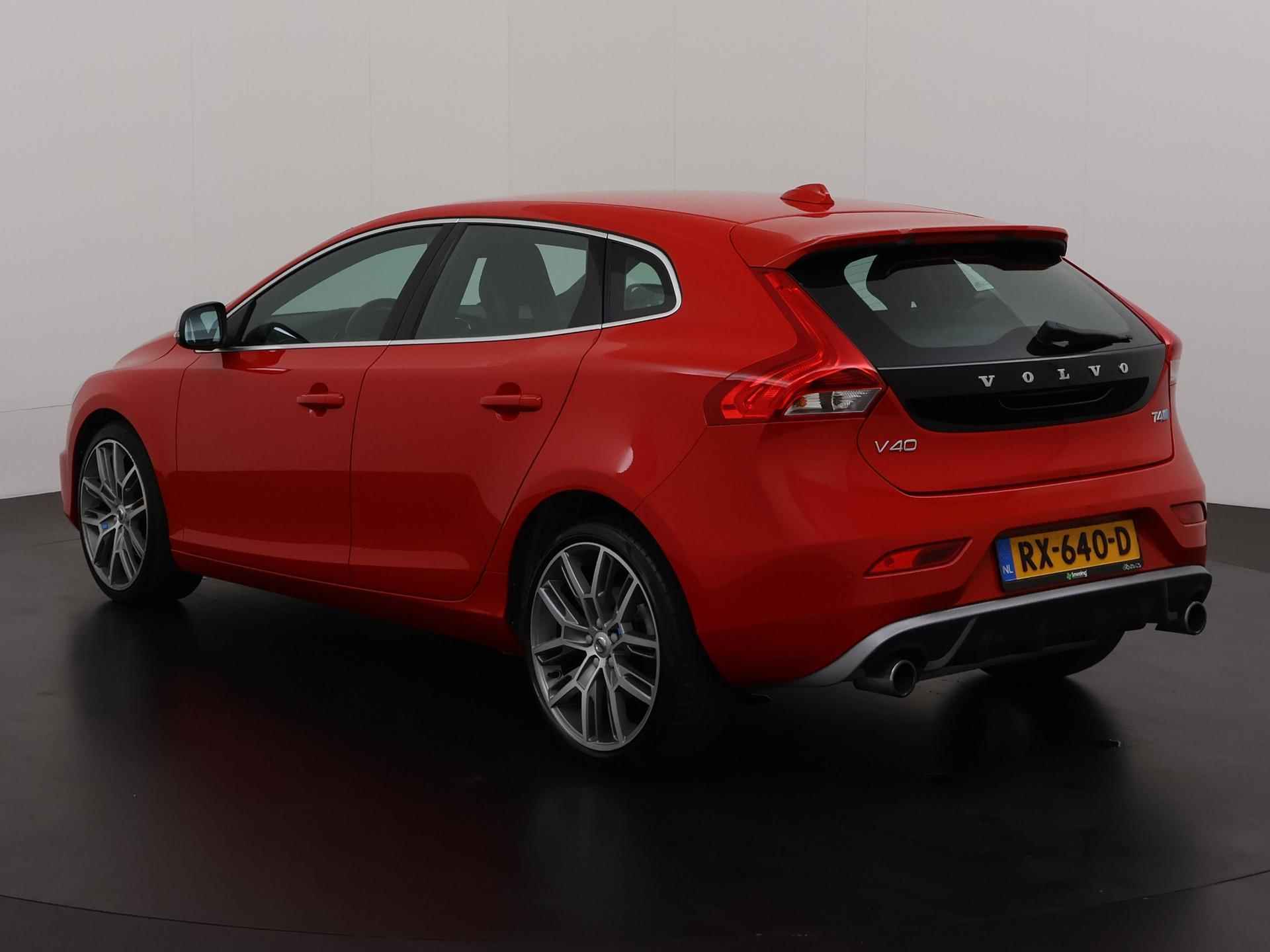 Volvo V40 2.0 T4 Business Sport 191PK | R-Design | Navigatie | Zondag Open! - 6/34