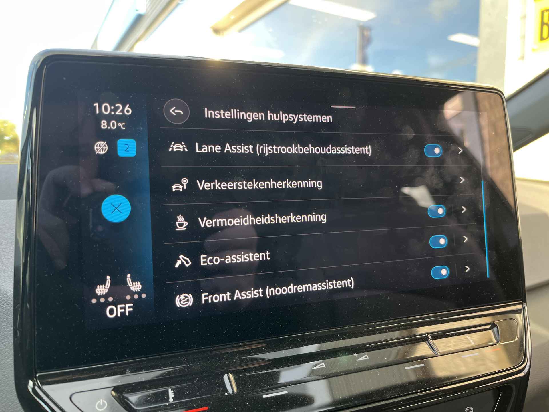 Volkswagen ID.3 First 58 kWh / SUBSIDIE/ PARK. SENSOREN/ LED/ STOEL EN STUUR VERWARM./ ADAPT. CRUISE/ APP CONNECT/ NAVI/ CLIMA/ DAB/ 19" LMV/ - 15/25