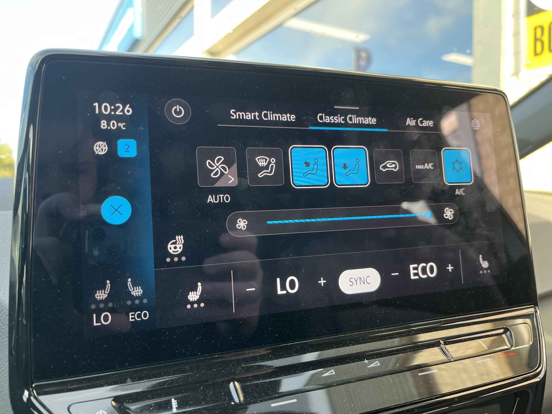 Volkswagen ID.3 First 58 kWh / SUBSIDIE/ PARK. SENSOREN/ LED/ STOEL EN STUUR VERWARM./ ADAPT. CRUISE/ APP CONNECT/ NAVI/ CLIMA/ DAB/ 19" LMV/ - 16/25