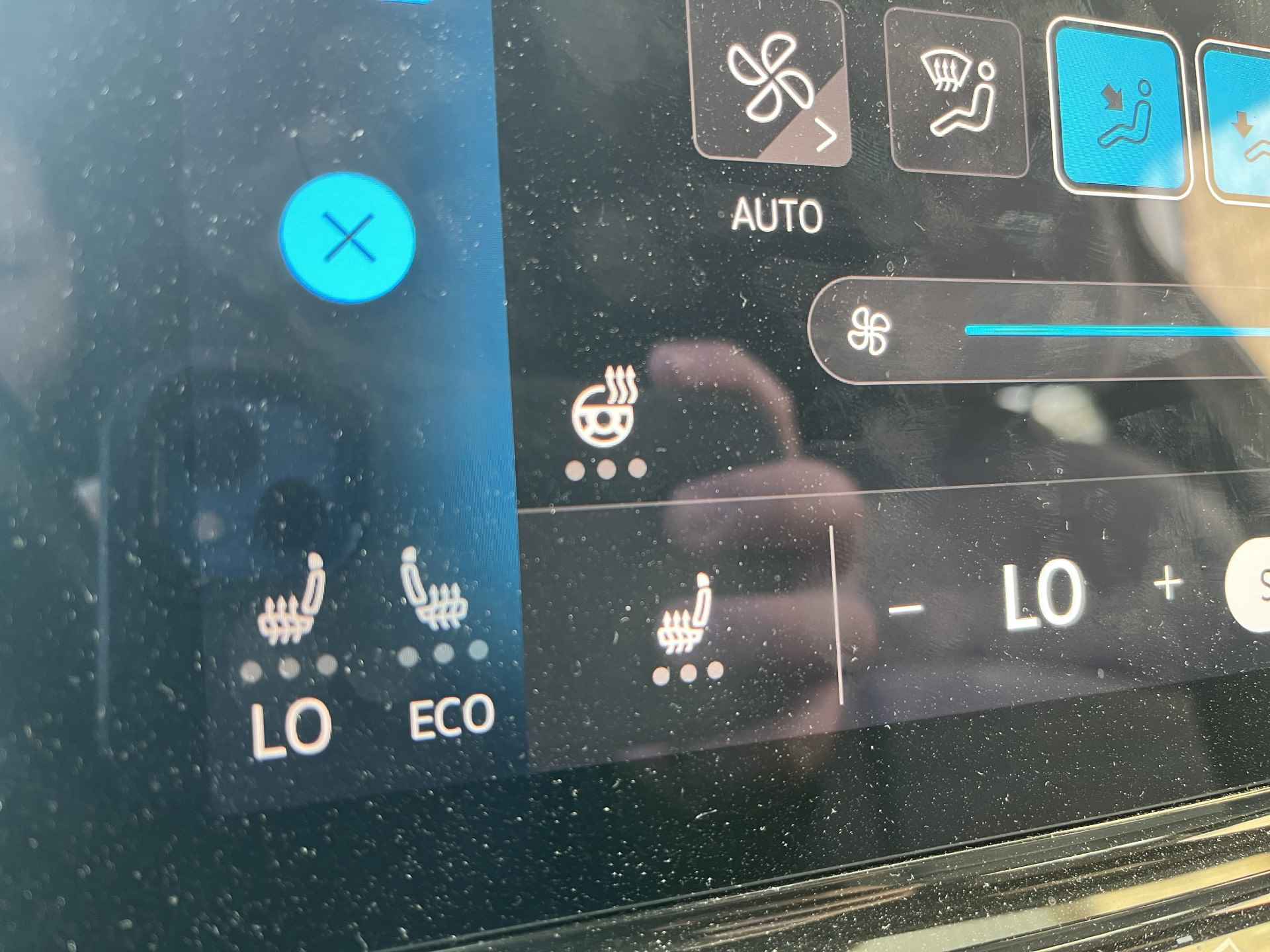 Volkswagen ID.3 First 58 kWh / SUBSIDIE/ PARK. SENSOREN/ LED/ STOEL EN STUUR VERWARM./ ADAPT. CRUISE/ APP CONNECT/ NAVI/ CLIMA/ DAB/ 19" LMV/ - 17/25