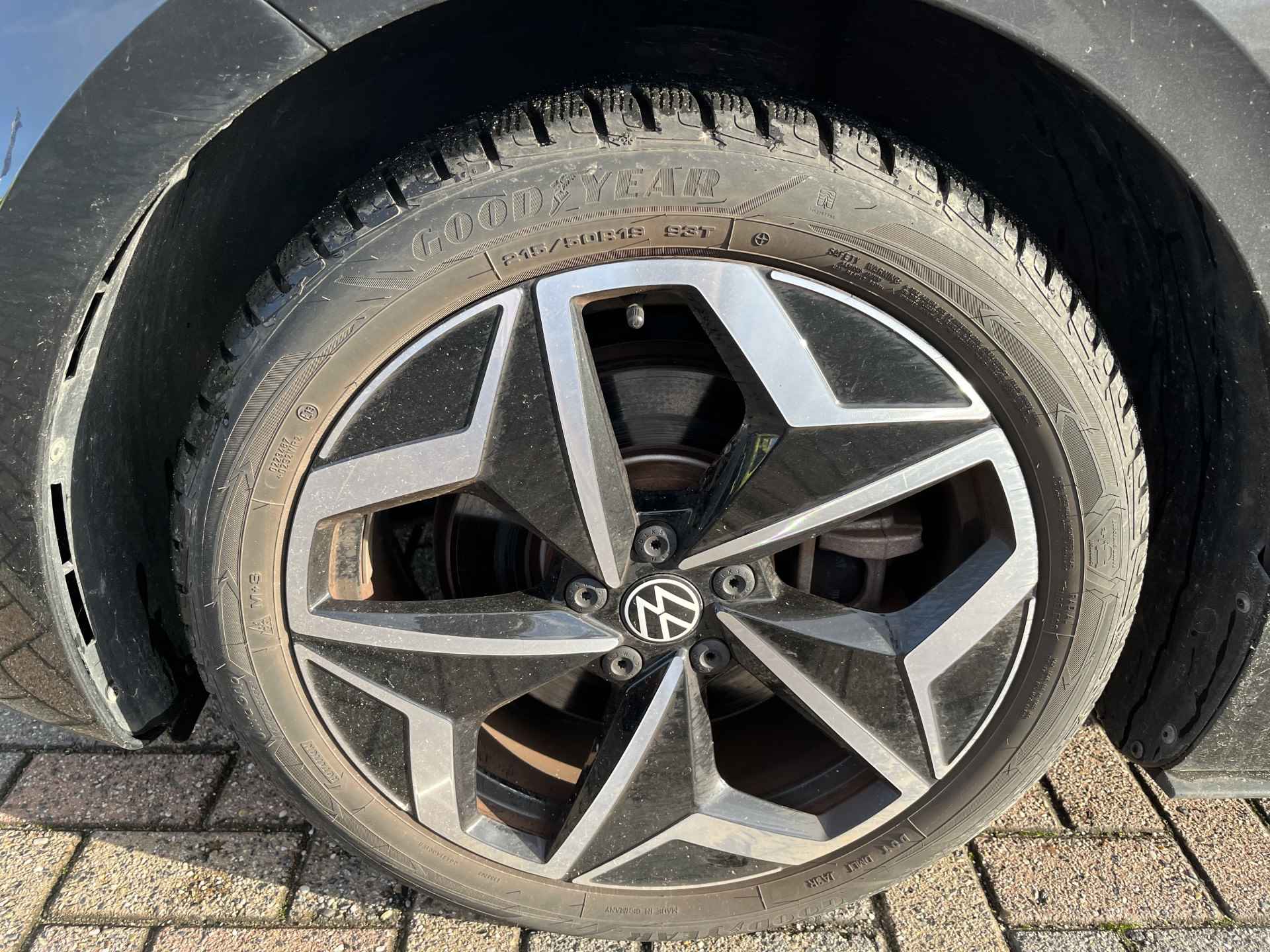 Volkswagen ID.3 First 58 kWh / SUBSIDIE/ PARK. SENSOREN/ LED/ STOEL EN STUUR VERWARM./ ADAPT. CRUISE/ APP CONNECT/ NAVI/ CLIMA/ DAB/ 19" LMV/ - 23/25