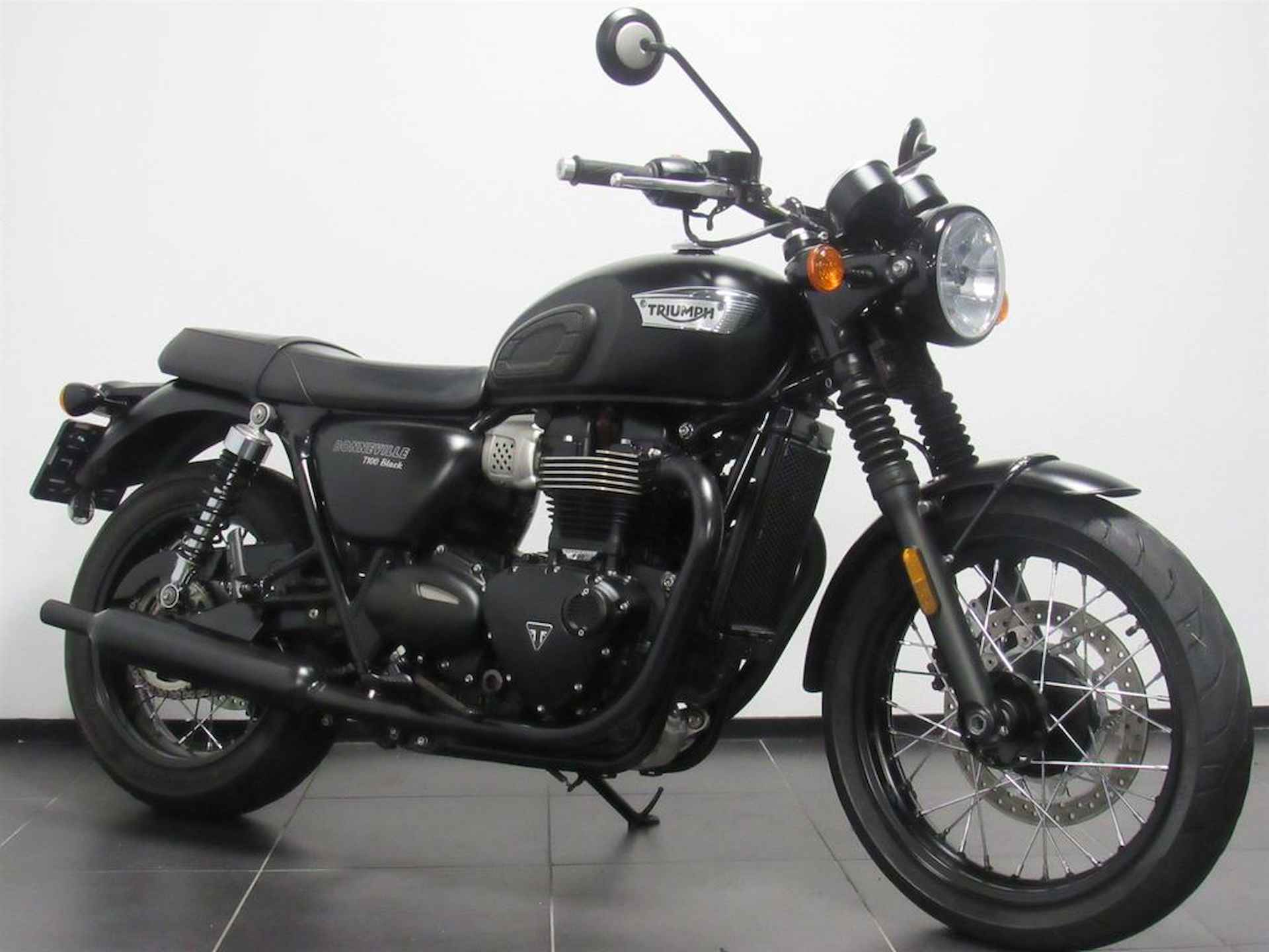 Triumph BONNEVILLE T 100 - 2/14