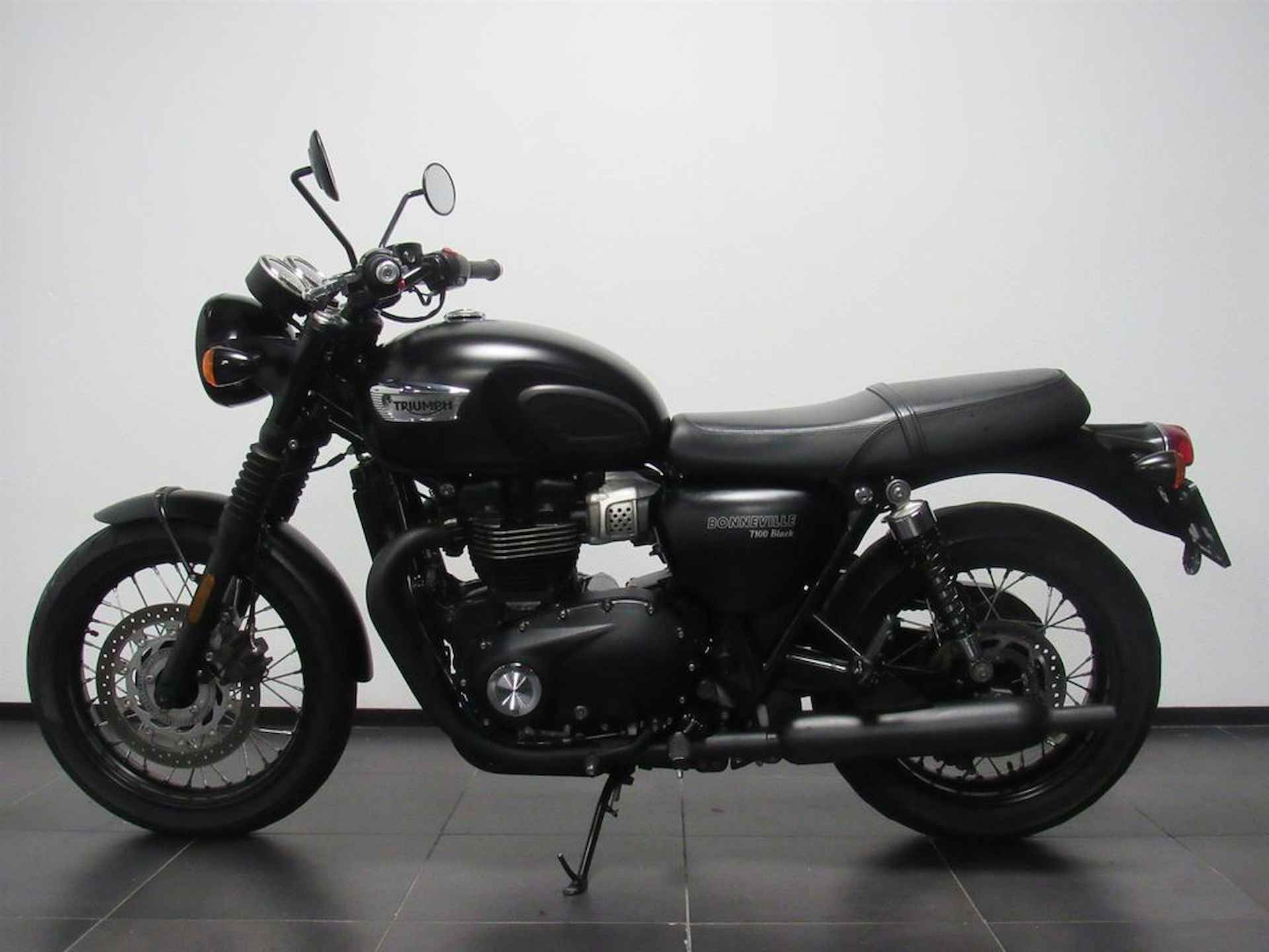 Triumph BONNEVILLE T 100 - 4/14