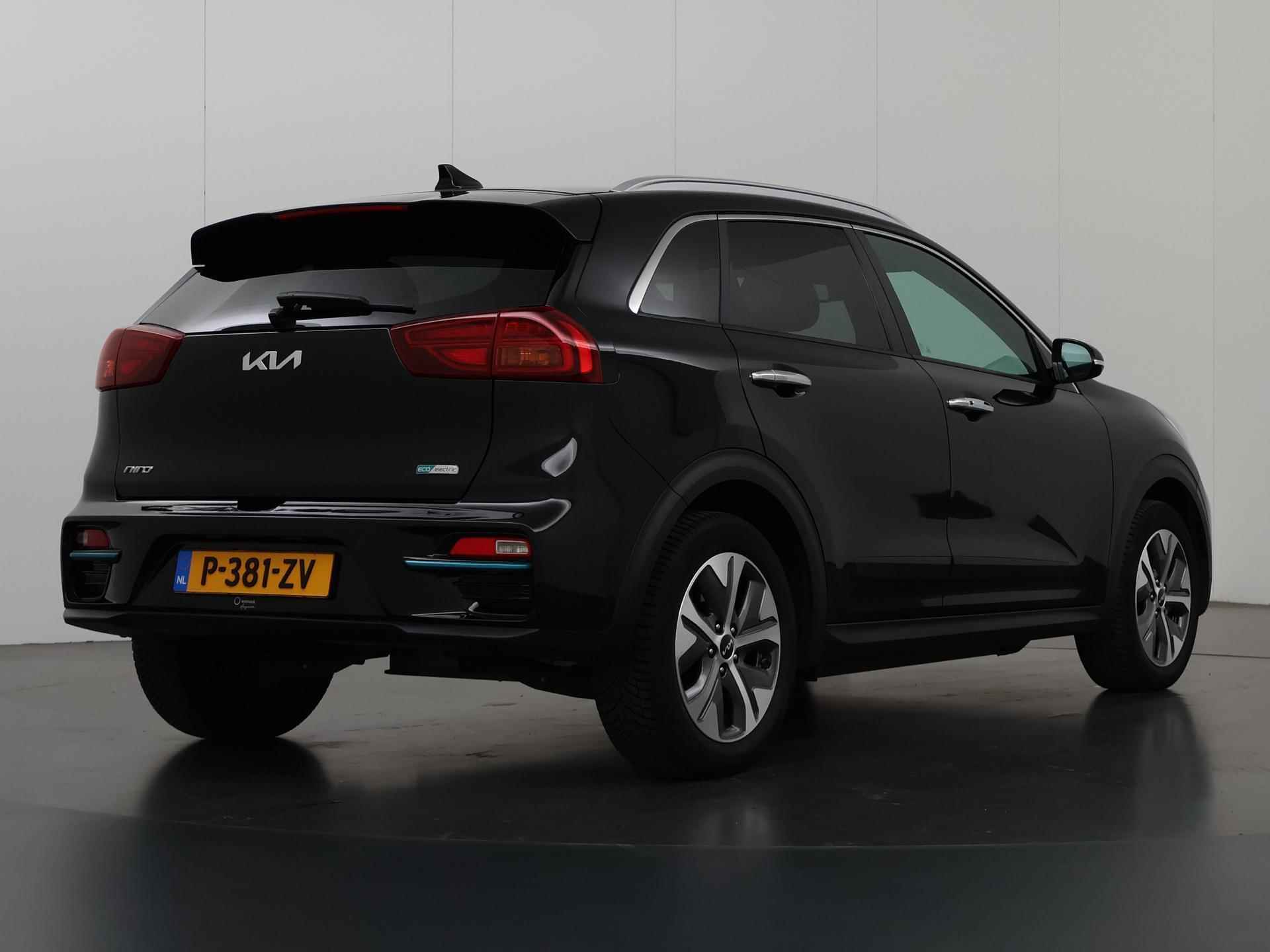 Kia e-Niro DynamicPlusLine 64 kWh | Panoramadak | Stoel/Stuurwielverwarming | Adaptieve Cruise Control | Keyless Go | LED Koplampen | - 3/39