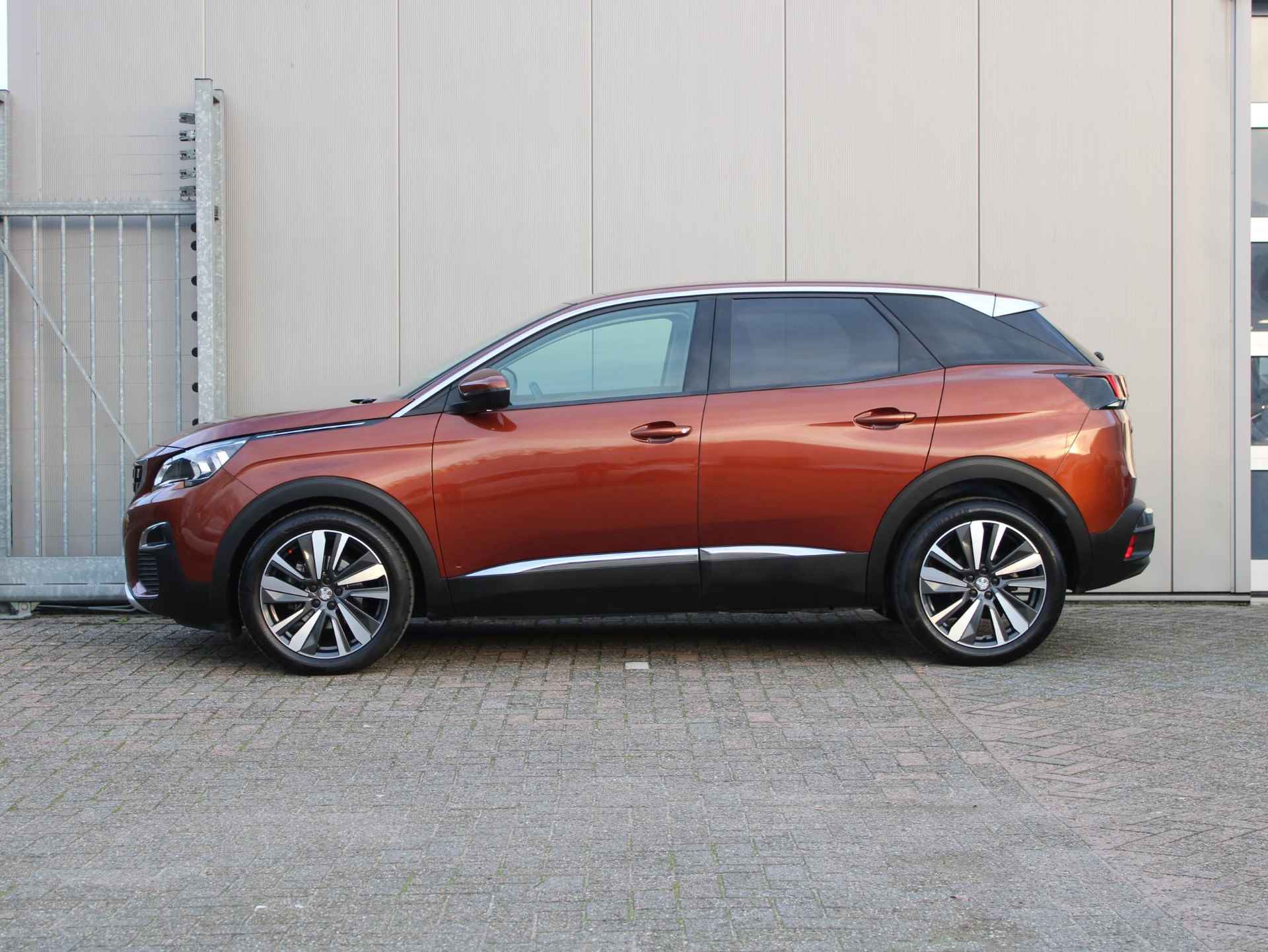 Peugeot 3008 1.2 PureTech Allure Automaat | Navi / Camera / Climate - 12/26