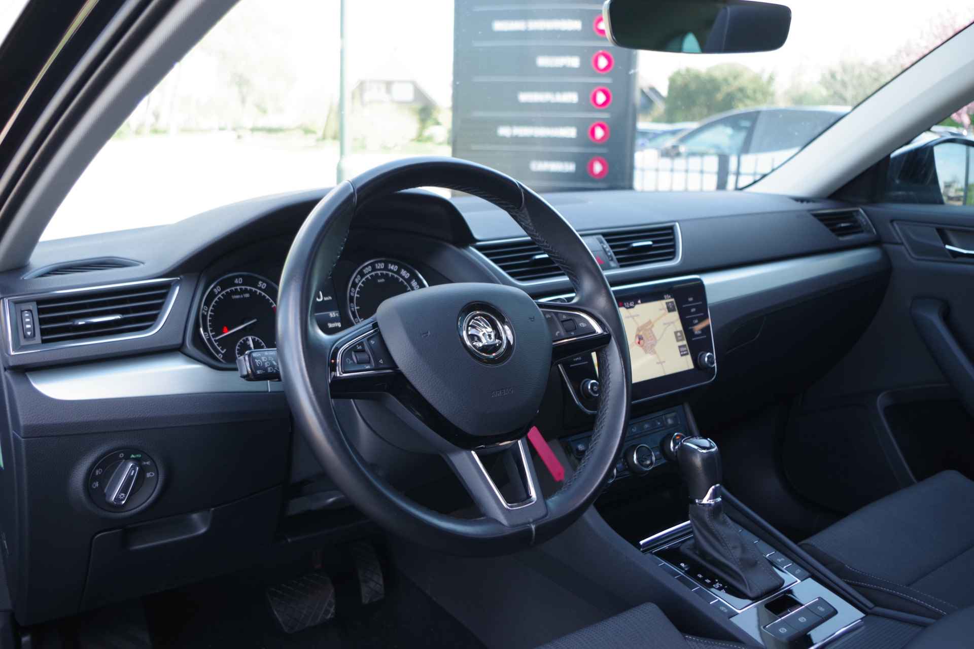 Škoda Superb Combi 1.4 TSI ACT 150 PK Automaat Clever Edition, Panoramadak, LED, Stoelverwarming, Memory Seats - 2/32