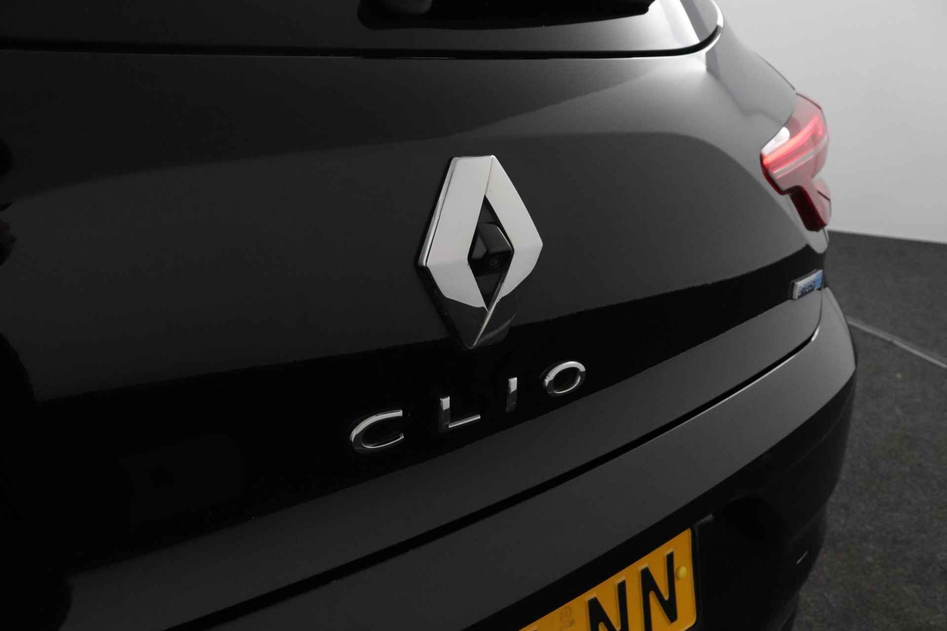 Renault Clio 1.6 E-Tech Hybrid 145 Techno | Camera | Carplay | All-season banden | - 45/46