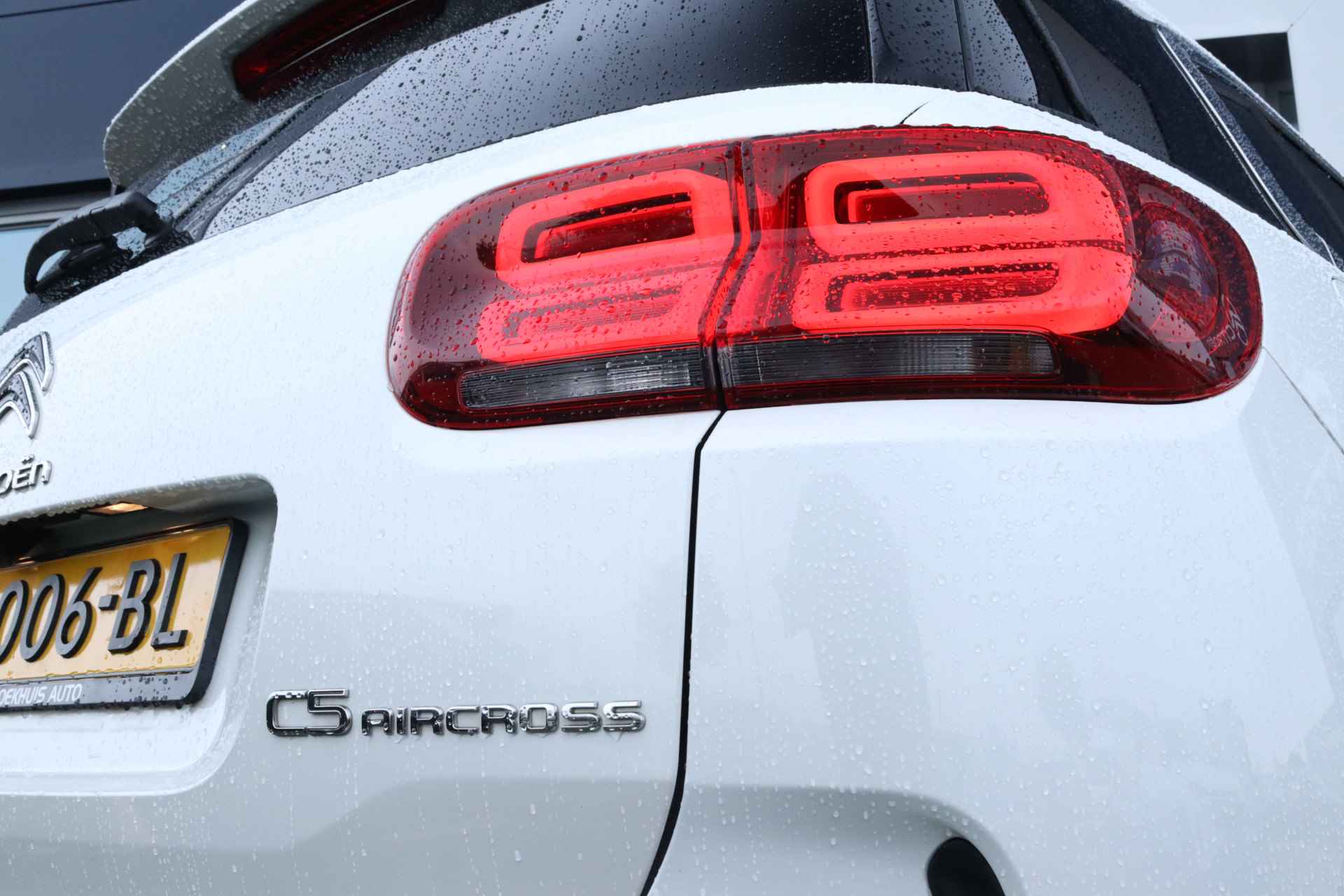 Citroën C5 Aircross 1.2 Turbo Shine | Stoelverwarming | Camera | ACC | Keyless | Navi | Carplay - 18/37