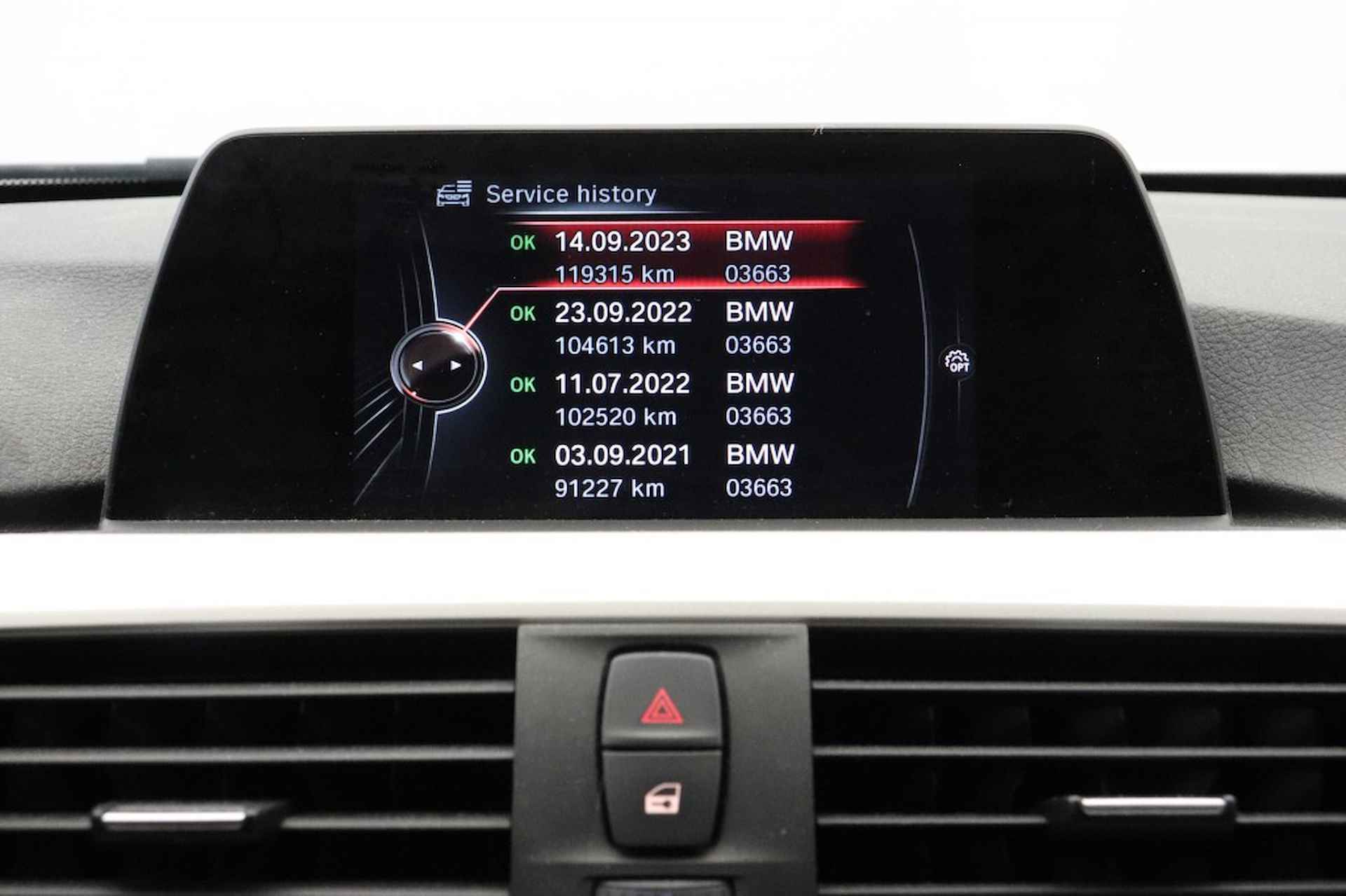 BMW 3-serie 320D Touring Executive Automaat - Navi, Clima, LED - 12/30