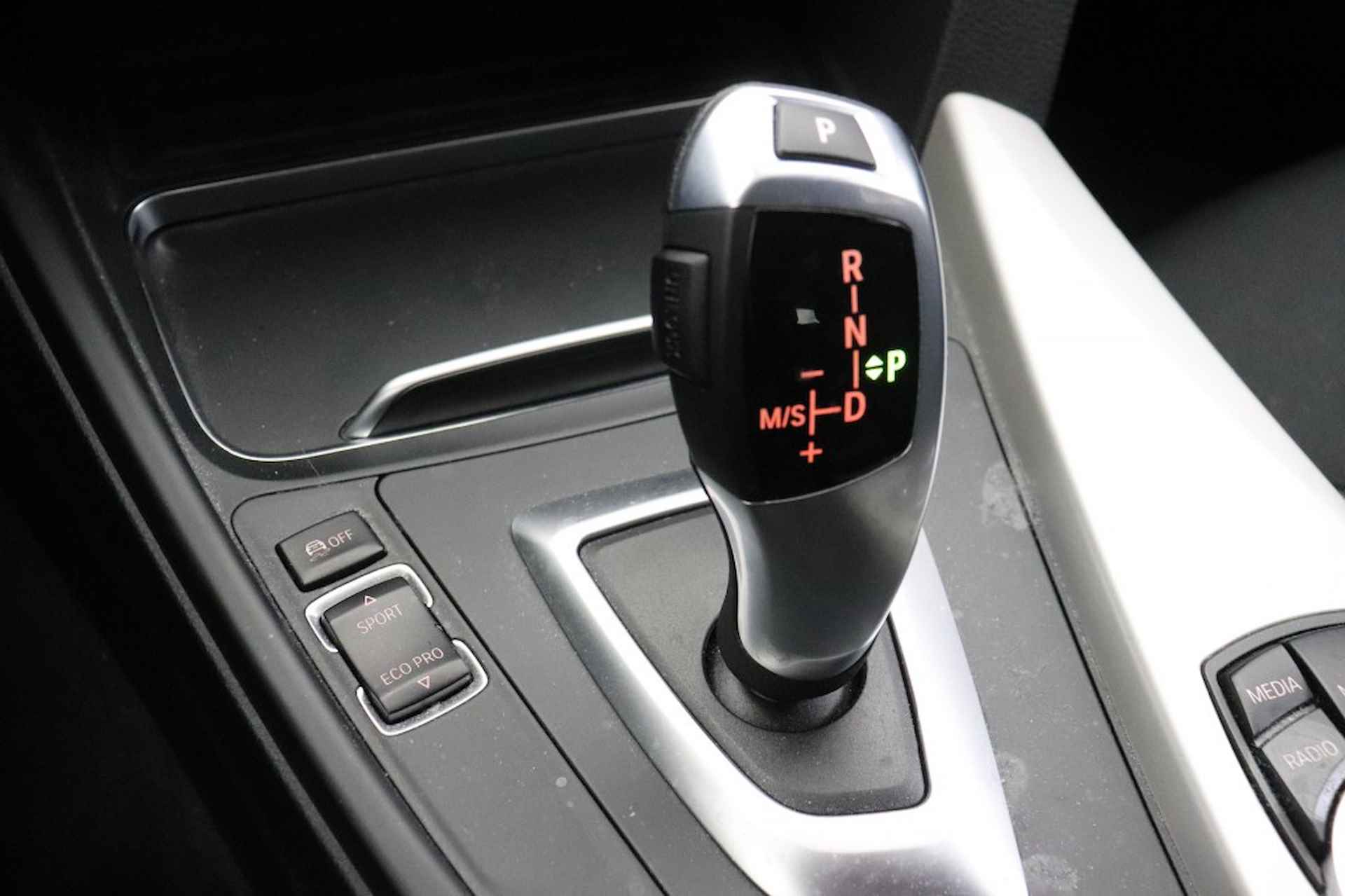 BMW 3-serie 320D Touring Executive Automaat - Navi, Clima, LED - 22/30