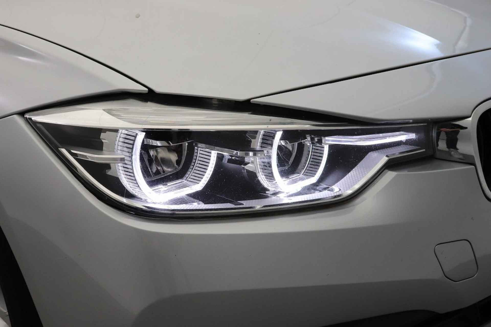 BMW 3-serie 320D Touring Executive Automaat - Navi, Clima, LED - 27/30