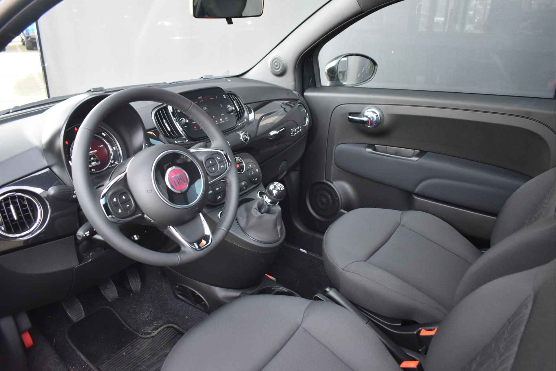 Fiat 500 1.0 Hybrid Dolcevita DEMO-DEAL! | Navigatie by App | Panoramadak | Climate Control | 15"LMV | Airco | !! - 7/32