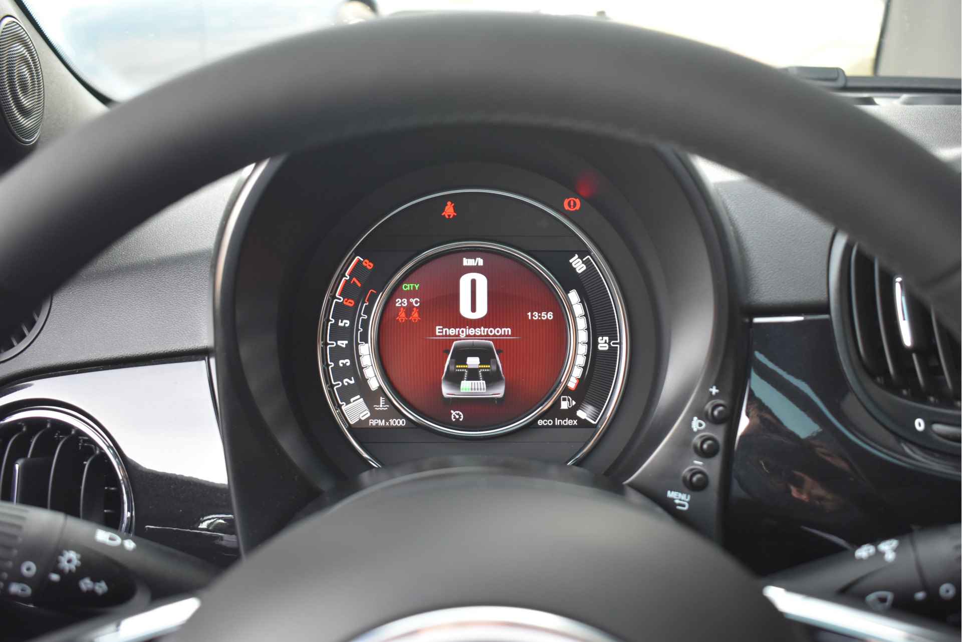 Fiat 500 1.0 Hybrid Dolcevita DEMO-DEAL! | Navigatie by App | Panoramadak | Climate Control | 15"LMV | Airco | !! - 10/32
