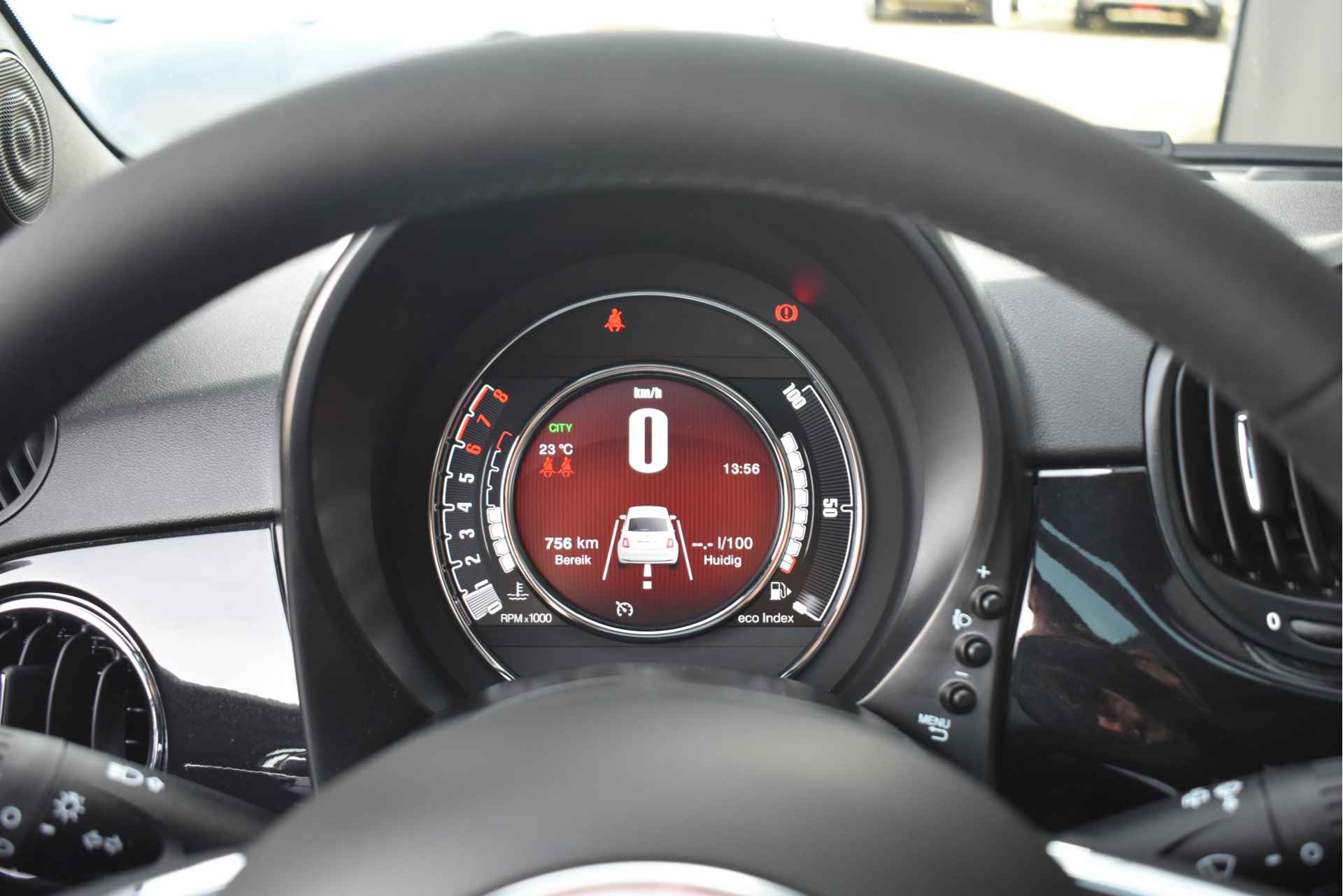 Fiat 500 1.0 Hybrid Dolcevita DEMO-DEAL! | Navigatie by App | Panoramadak | Climate Control | 15"LMV | Airco | !! - 11/32
