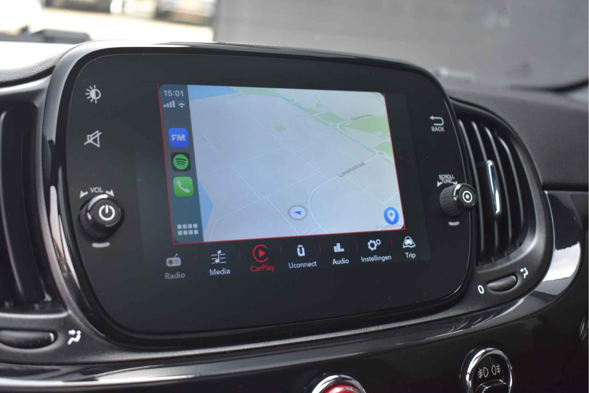 Fiat 500 1.0 Hybrid Dolcevita DEMO-DEAL! | Navigatie by App | Panoramadak | Climate Control | 15"LMV | Airco | !! - 18/32
