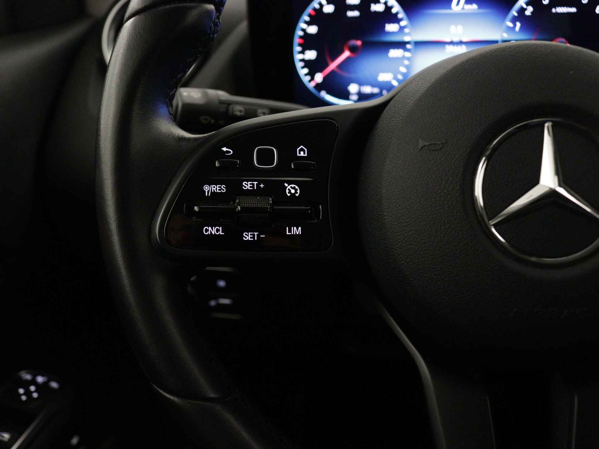 Mercedes-Benz GLA 250 e Progressive | Trekhaak | Augmented reality | Stoelverwarming | Parkeerpakket met Camera | Car Play | DAB | LED | Inclusief 24 maanden Mercedes-Benz Certified garantie voor Europa. - 22/45