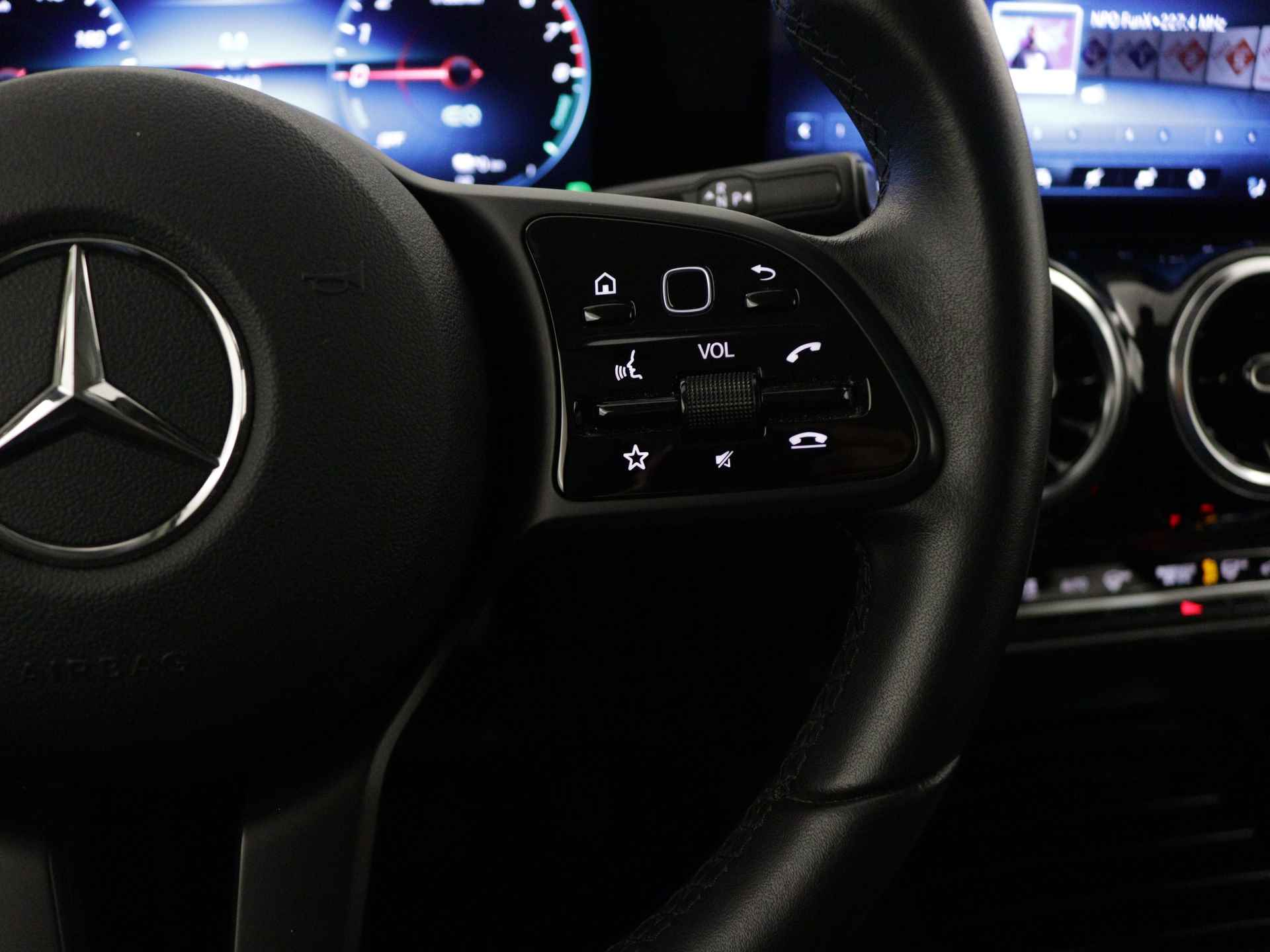 Mercedes-Benz GLA 250 e Progressive | Trekhaak | Augmented reality | Stoelverwarming | Parkeerpakket met Camera | Car Play | DAB | LED | Inclusief 24 maanden Mercedes-Benz Certified garantie voor Europa. - 23/45