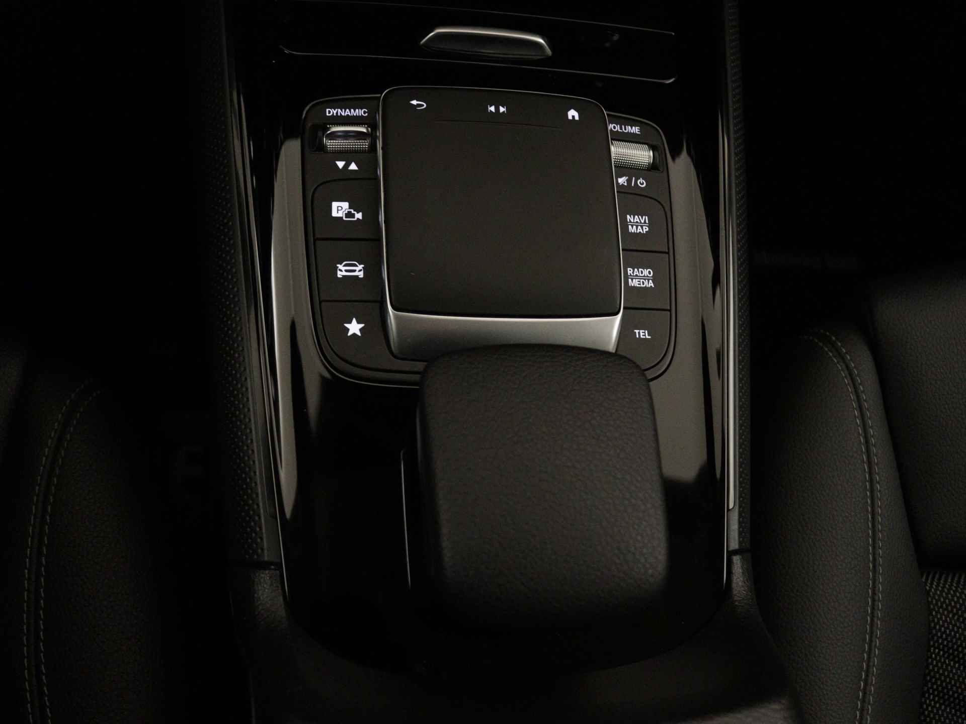 Mercedes-Benz GLA 250 e Progressive | Trekhaak | Augmented reality | Stoelverwarming | Parkeerpakket met Camera | Car Play | DAB | LED | Inclusief 24 maanden Mercedes-Benz Certified garantie voor Europa. - 34/45