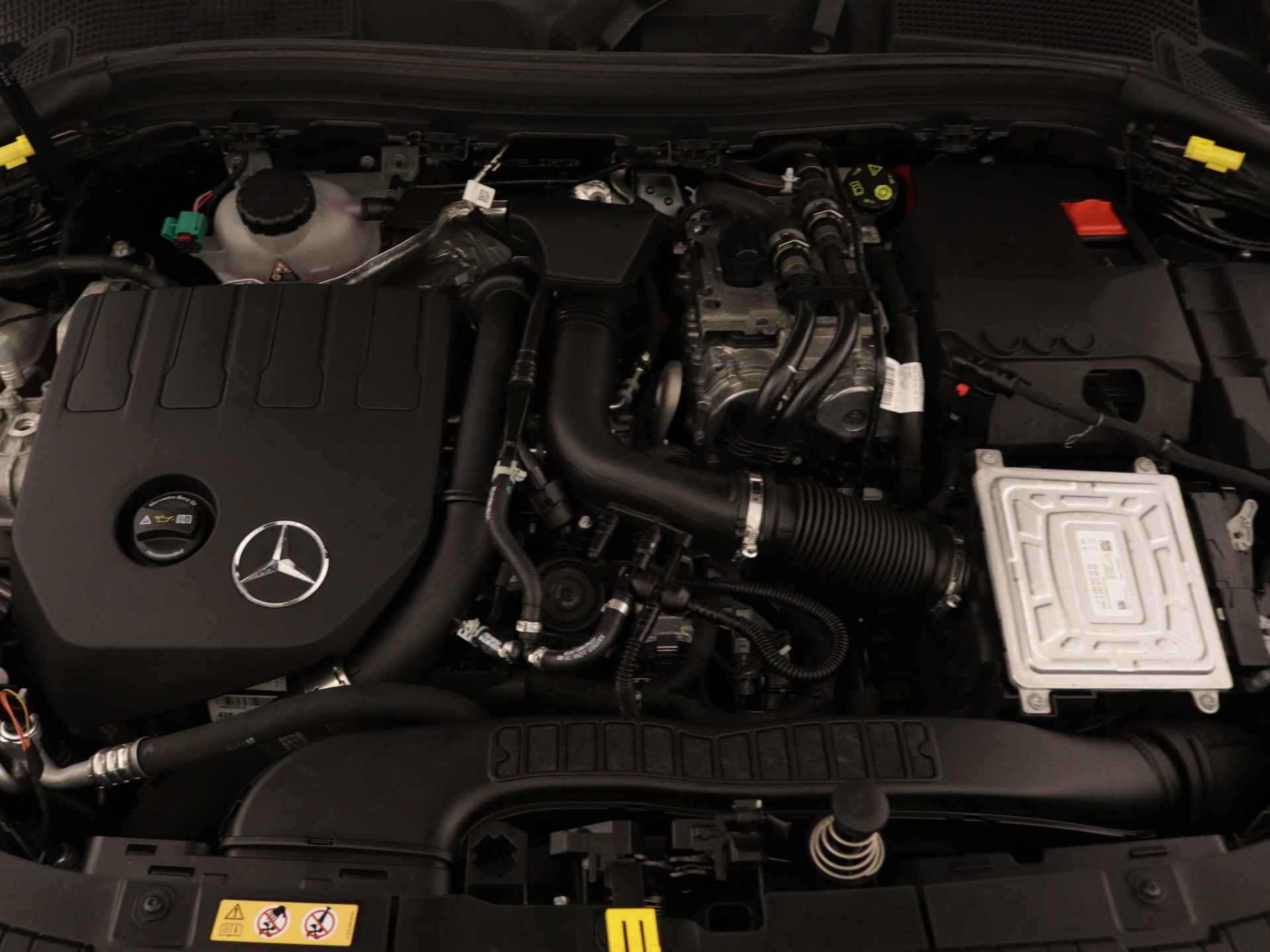 Mercedes-Benz GLA 250 e Progressive | Trekhaak | Augmented reality | Stoelverwarming | Parkeerpakket met Camera | Car Play | DAB | LED | Inclusief 24 maanden Mercedes-Benz Certified garantie voor Europa. - 41/45