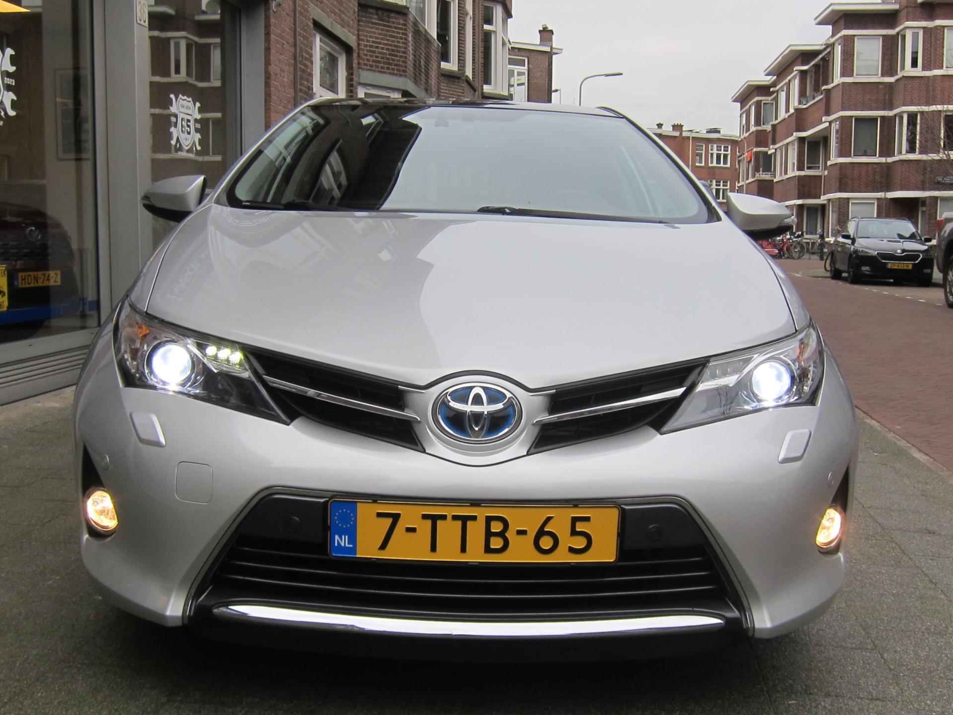 Toyota Auris 1.8 Hybrid Lease+ All In Prijs Bovaggarantie Trekhaak Navi - 8/34