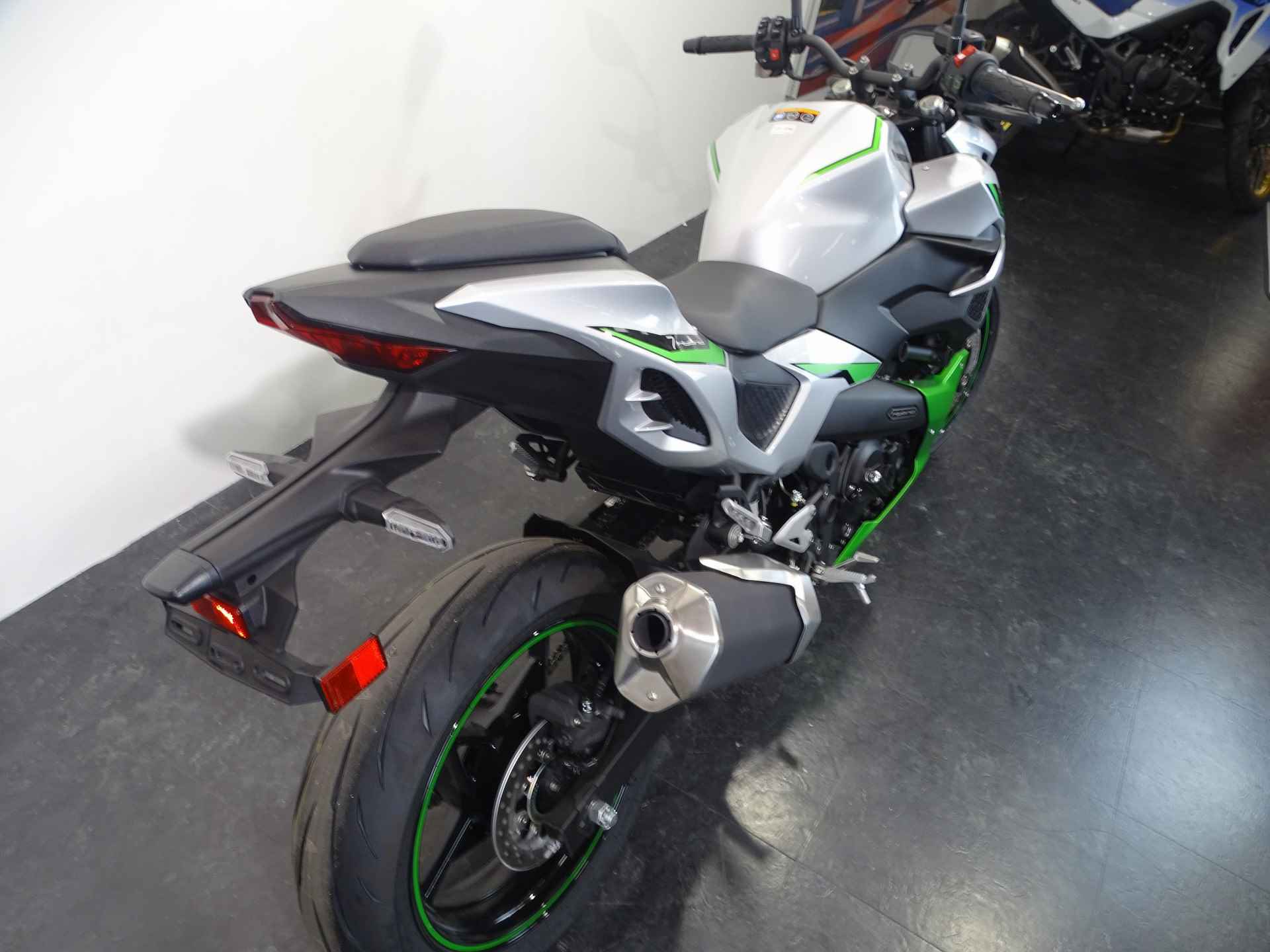 Kawasaki Z 7 HYBRID - 3/7