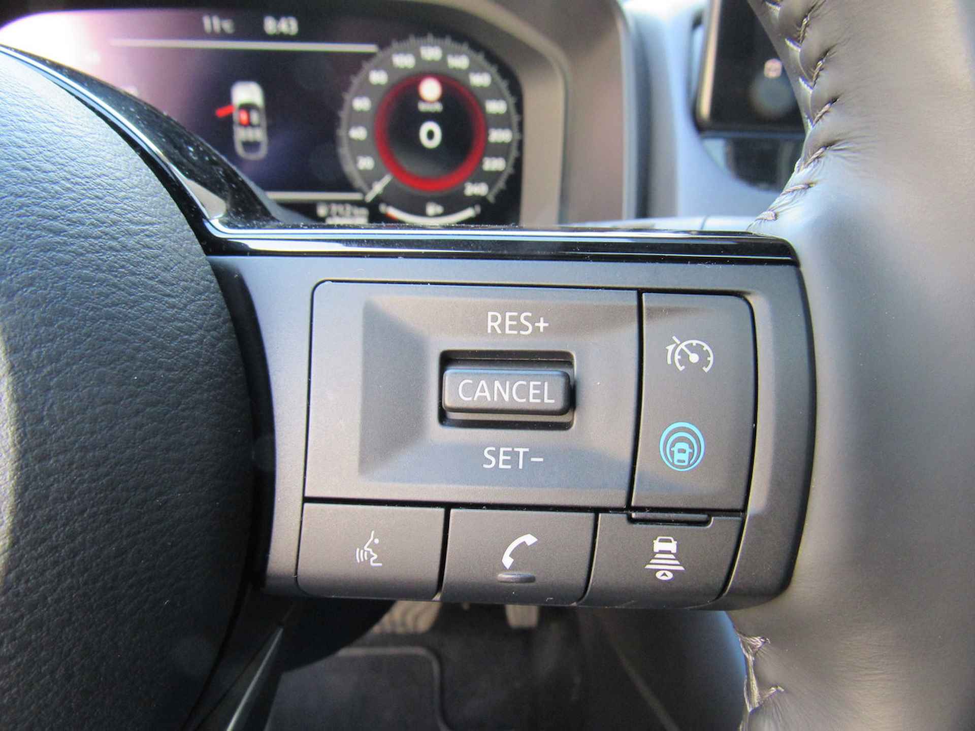 Nissan Qashqai E-power 190pk Tekna Plus Design + Cold Pack | Panoramadak | Stuur- + Stoelverwarming | Head-Up Display | 2 Tone  | Adapt. Cruise Control - 19/34