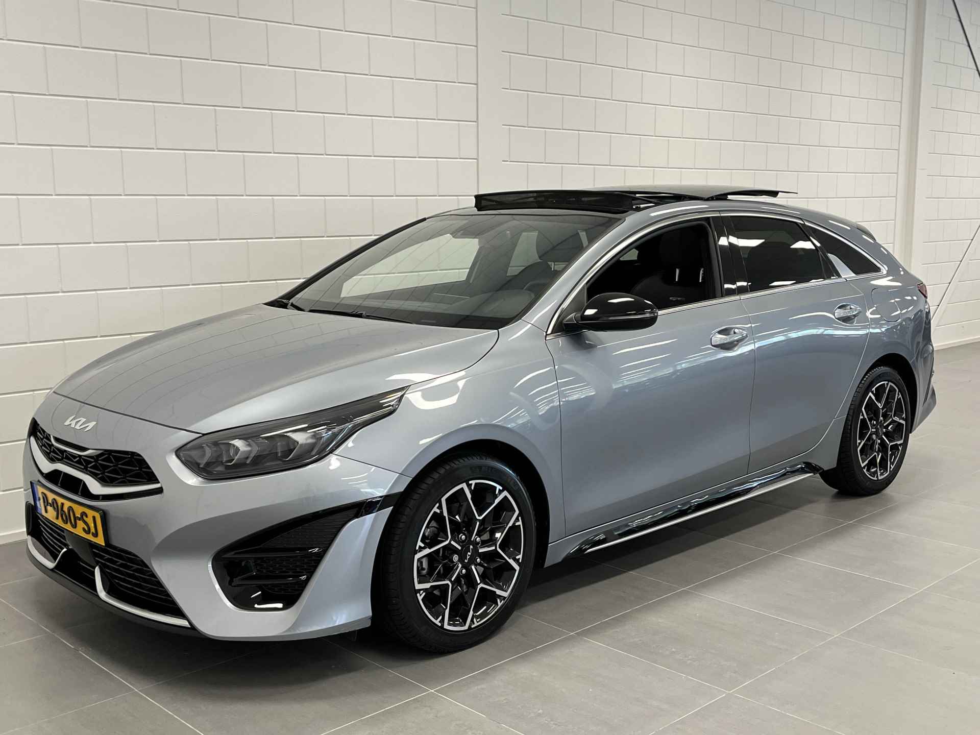 Kia ProCeed 1.5 T-GDi GT-Line | PANORAMADAK | NAVIGATIE | FULL LED | SPORTIEF UITGEVOERD! - 4/46