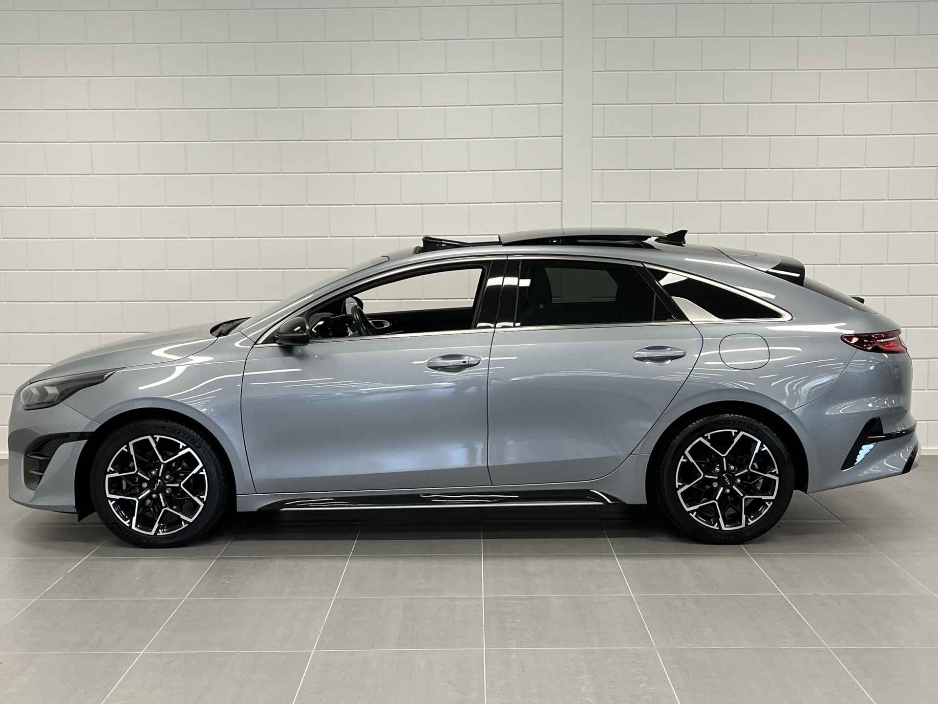 Kia ProCeed 1.5 T-GDi GT-Line | PANORAMADAK | NAVIGATIE | FULL LED | SPORTIEF UITGEVOERD! - 9/46