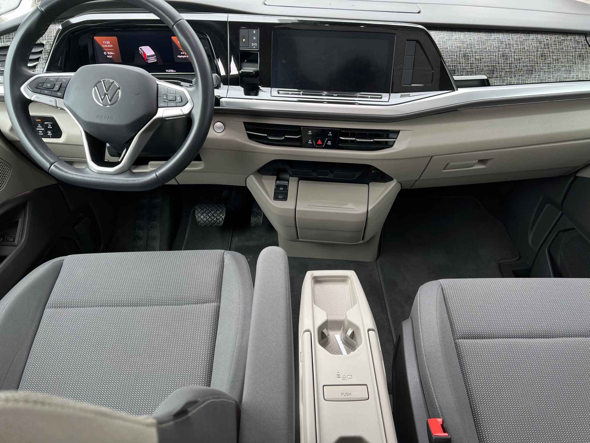 Volkswagen Multivan 1.4 eHybid L1 218PK DSG | IQ led matrix | Camera 360 | Panaromadak | incl BTW/BPM - 10/25
