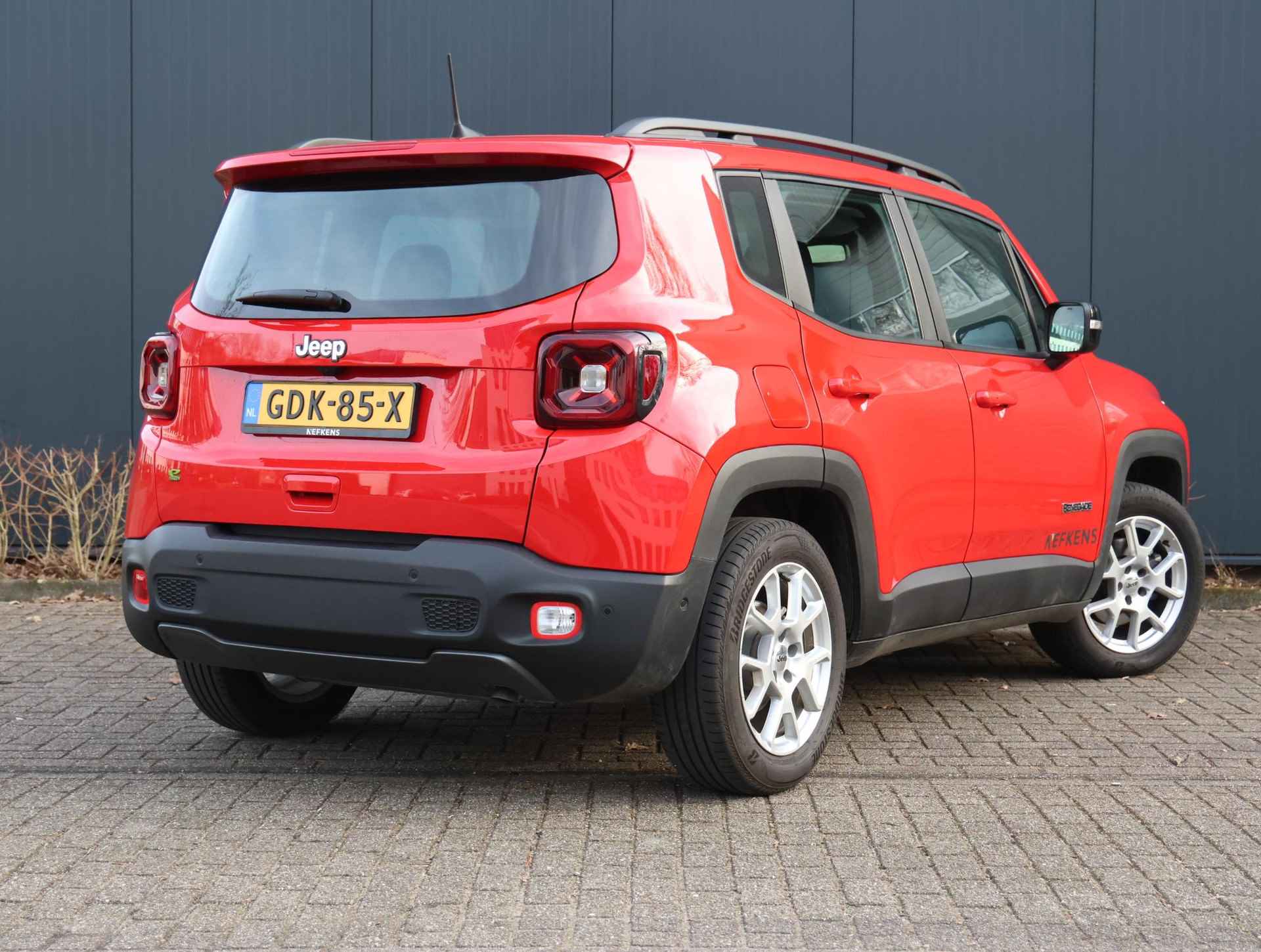 Jeep Renegade 1.5T 130pk e-Hybrid Altitude Automaat | Stoelverwarming | Camera | Keyless Entry - 4/39