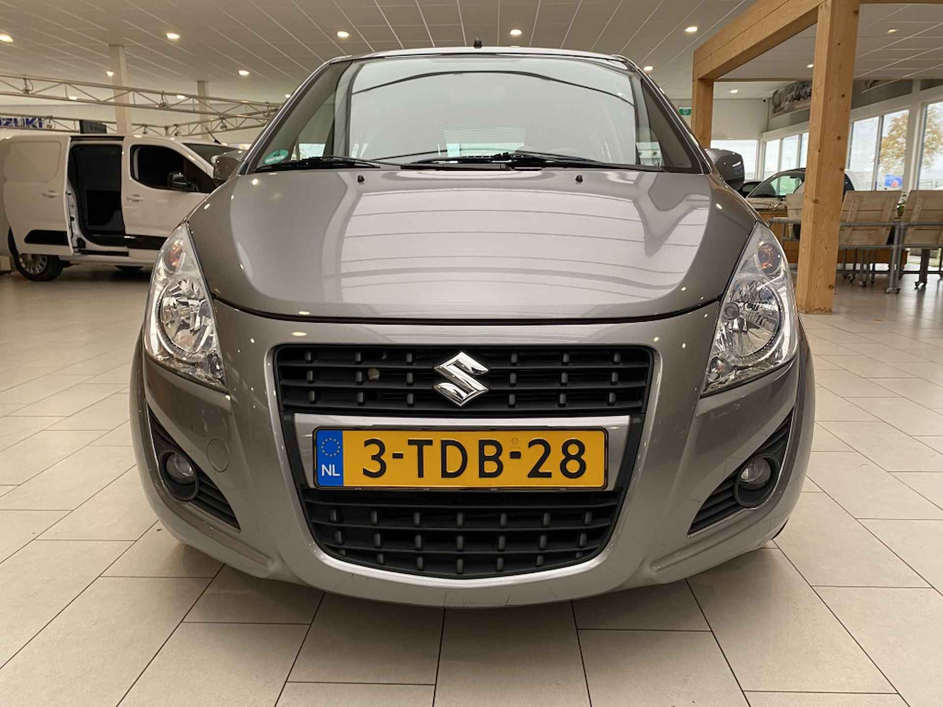 Suzuki Splash 1.2 Exclusive [ Airco | Lichtmetaal | Stoelverwarming ] - 2/26