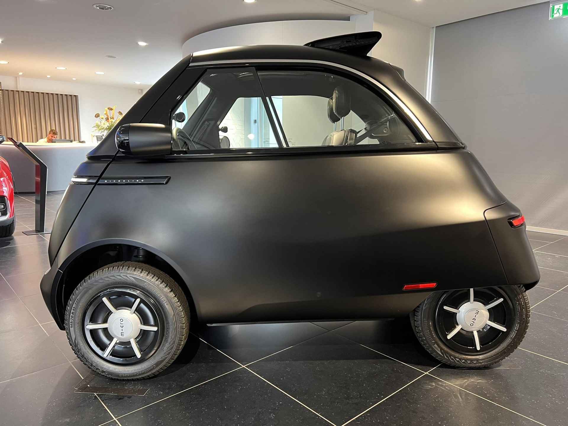 Microlino Competizione 10.5 kWh Competizione 100% ELEKTRISCH UNIEK EYECATCHER ZONNEDAK 177KM WLTP PREMIUM INTERIOR PACK - 4/24