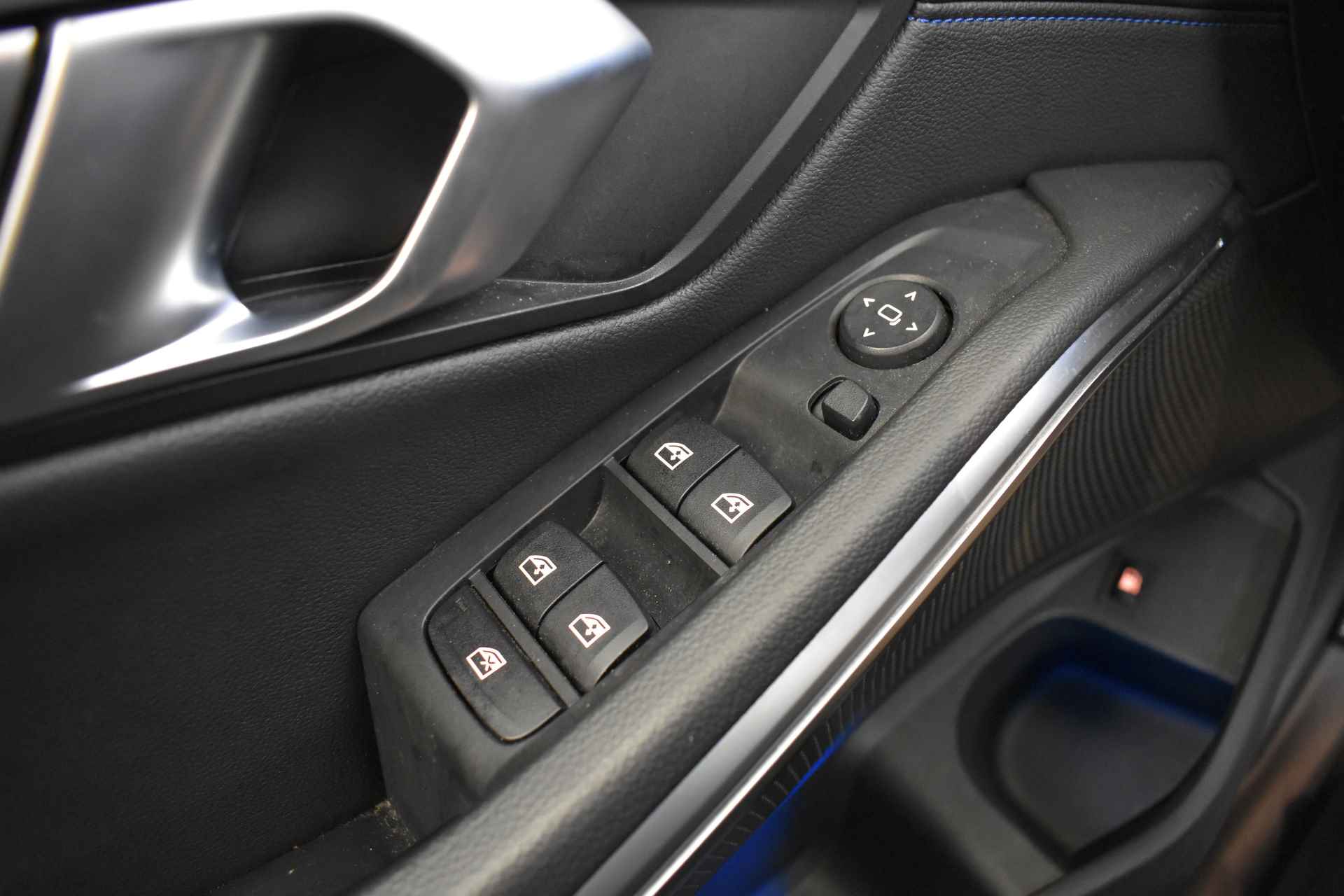 BMW 3-serie 330e High Executive M Sport Automaat / Sportstoelen / LED / Parking Assistant / Head-Up / Stoelverwarming / Live Cockpit Professional / Leder - 34/53